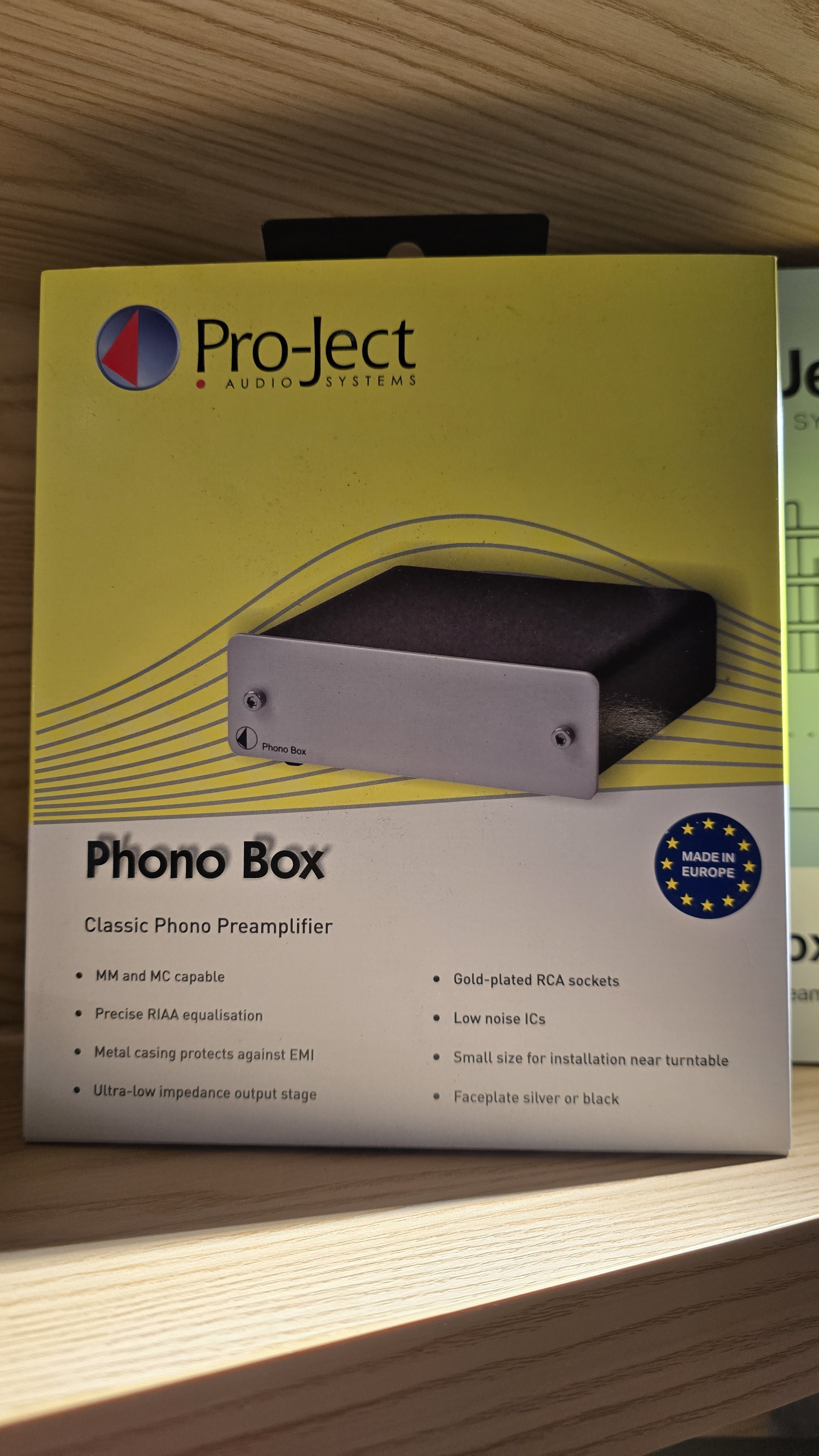 Pro-Ject Audio Systems Phono Box DC MM/MC Classic Phono Preamp w/ Line Output