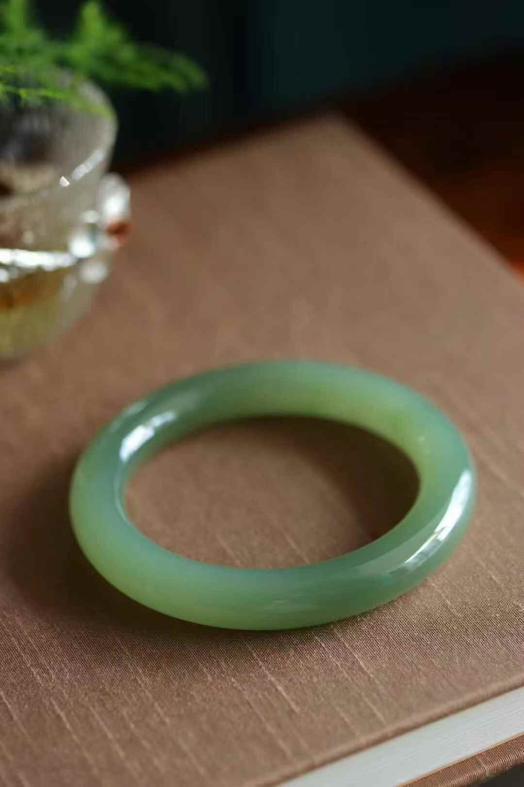 712747 57mm湖水綠和田玉手鐲 (56-58)