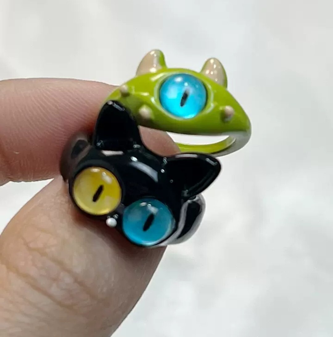 小黑貓異瞳合金戒(買一送一)