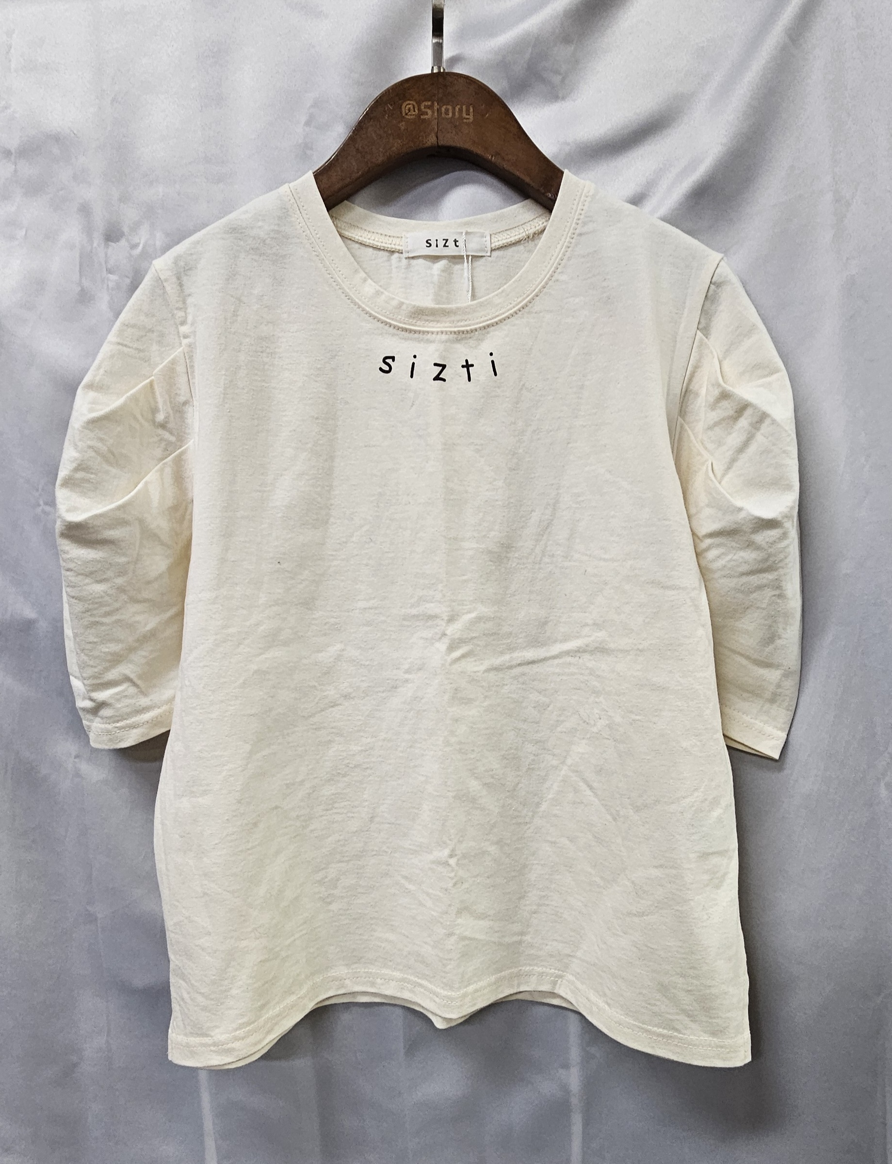 現貨 SIZTI 公主膊短袖側叉TEE（清貨價貨品，不設退換）(AT 623)