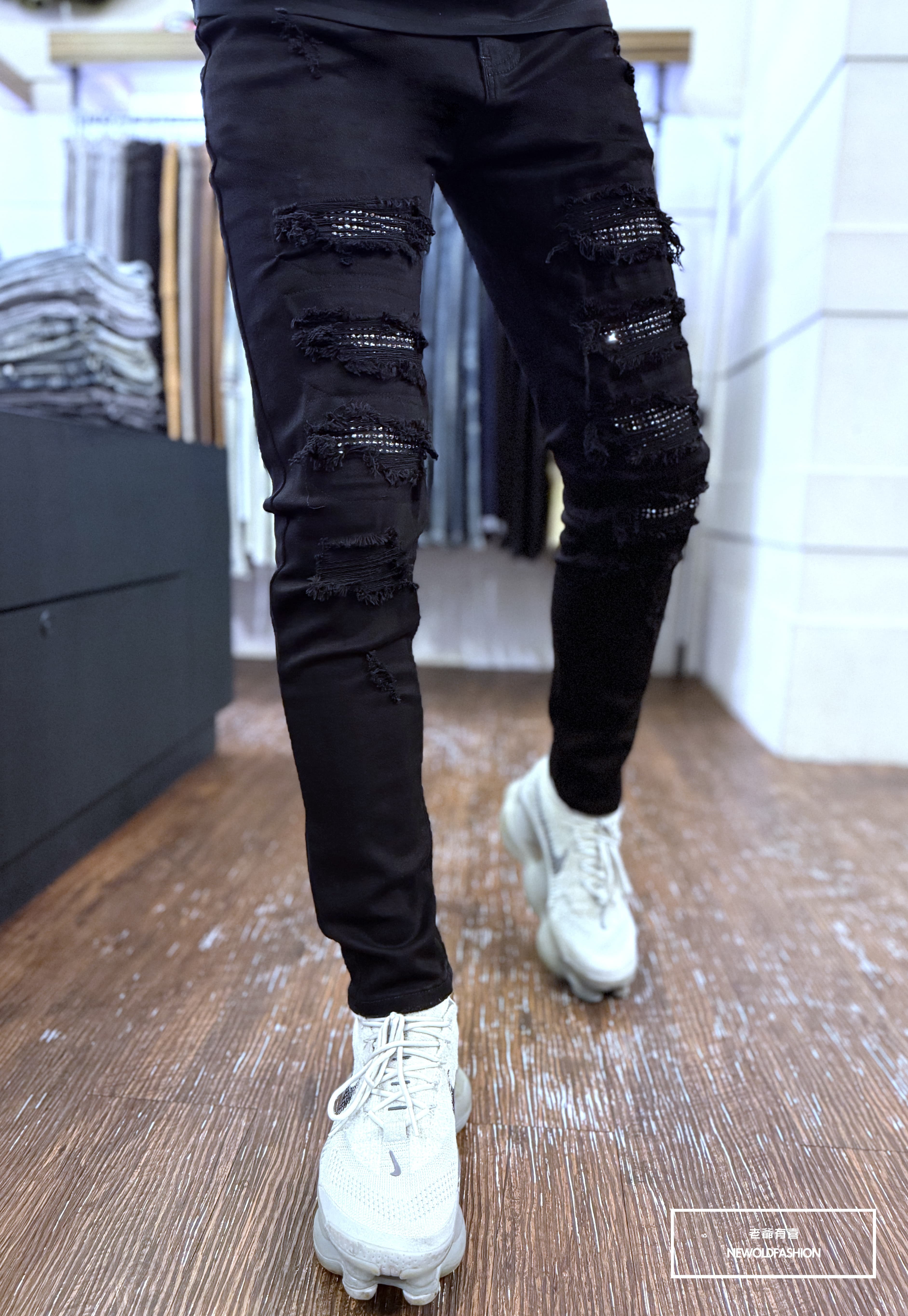 『官網限定』重磅闇黑水鑽補丁小直筒褲(NOF25071060)