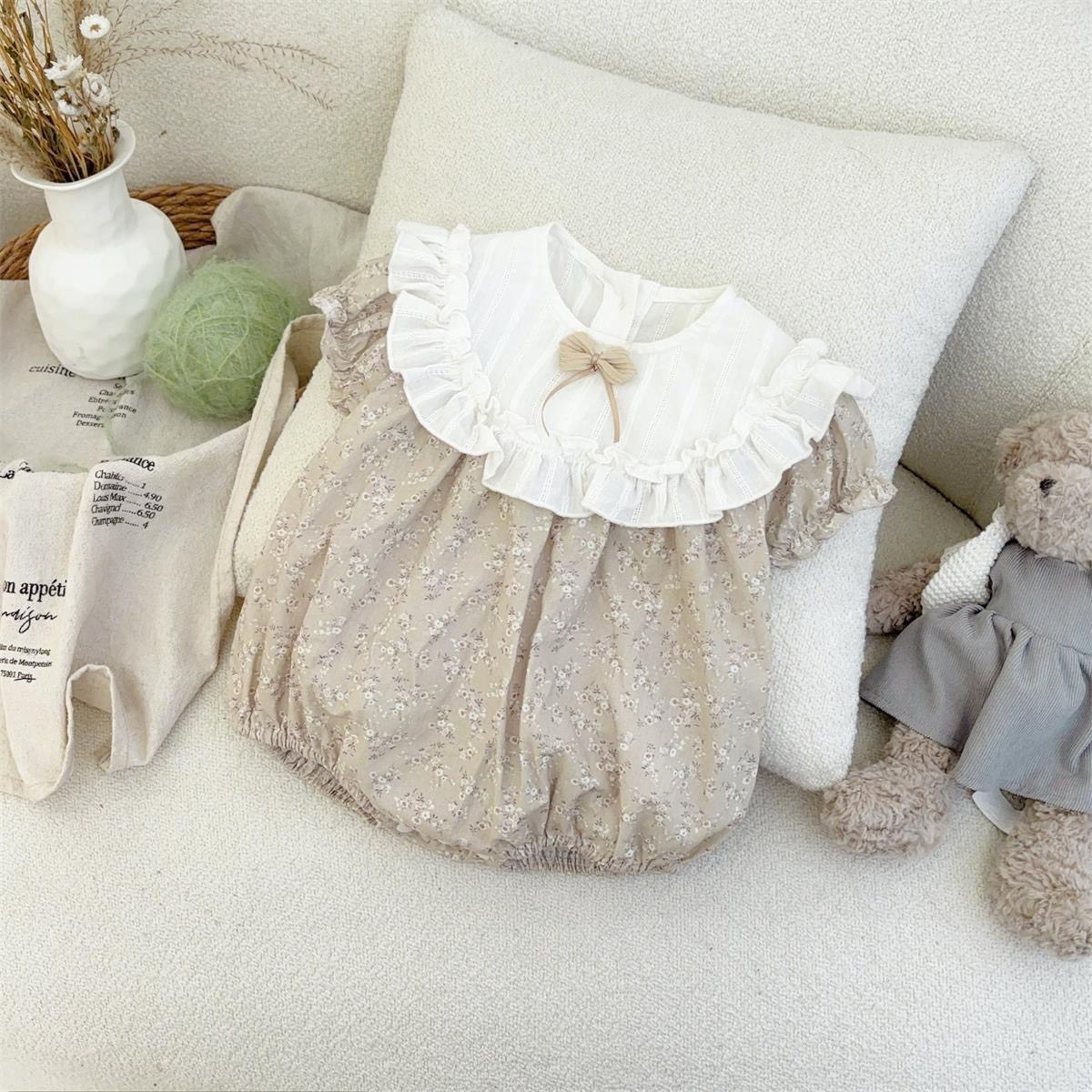 小碎花荷葉領包屁衣