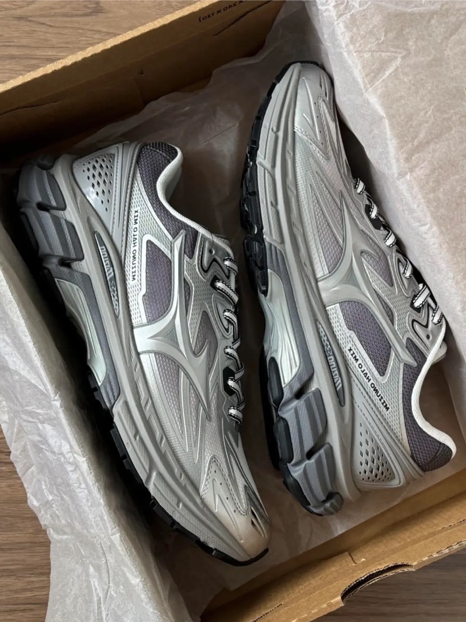 MIZUNO HALO MIX 緩震 耐磨 機能性 漸變灰銀 冷灰 男女鞋 D1GH240817 / 預購