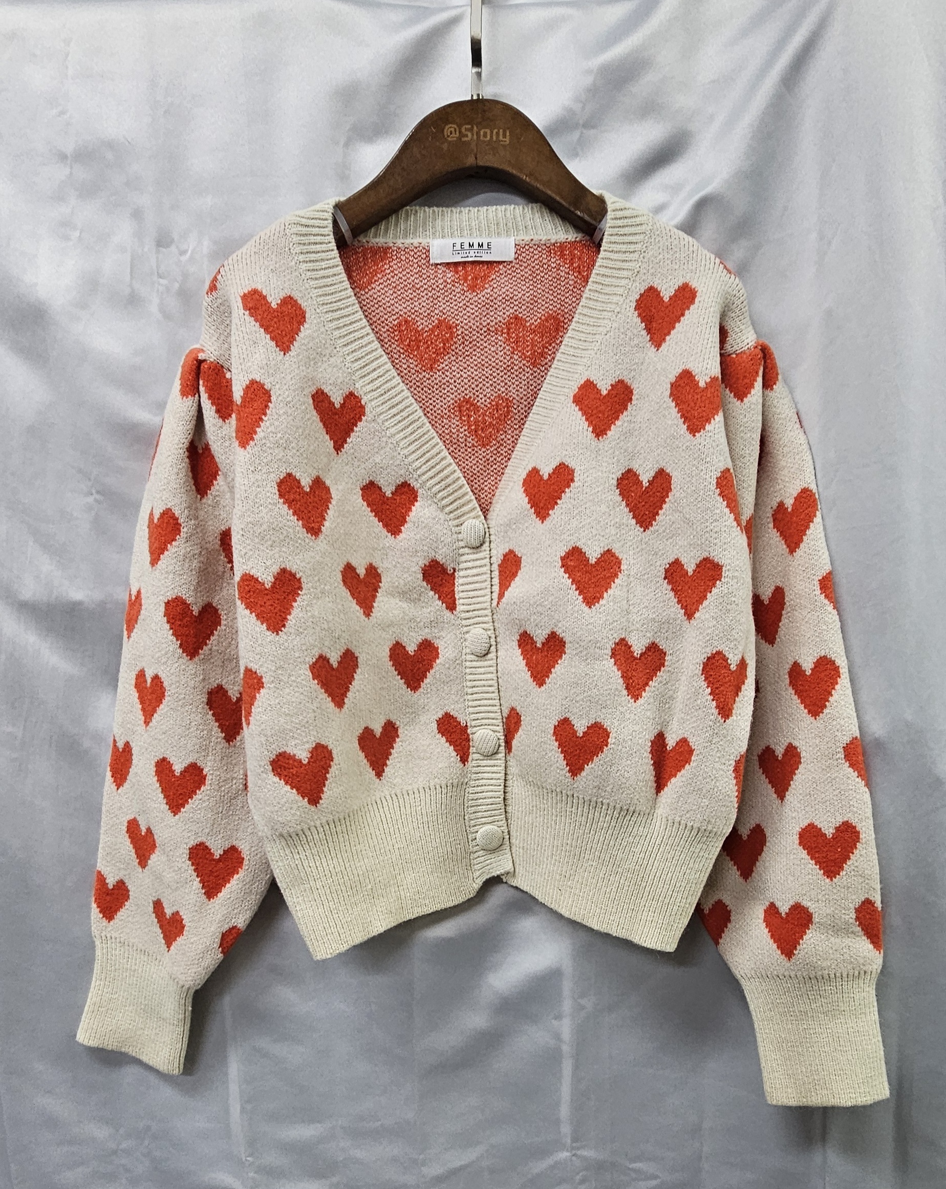 現貨 韓國短身鈕扣心心冷外套（清貨價貨品，不設退換） (AT 626)