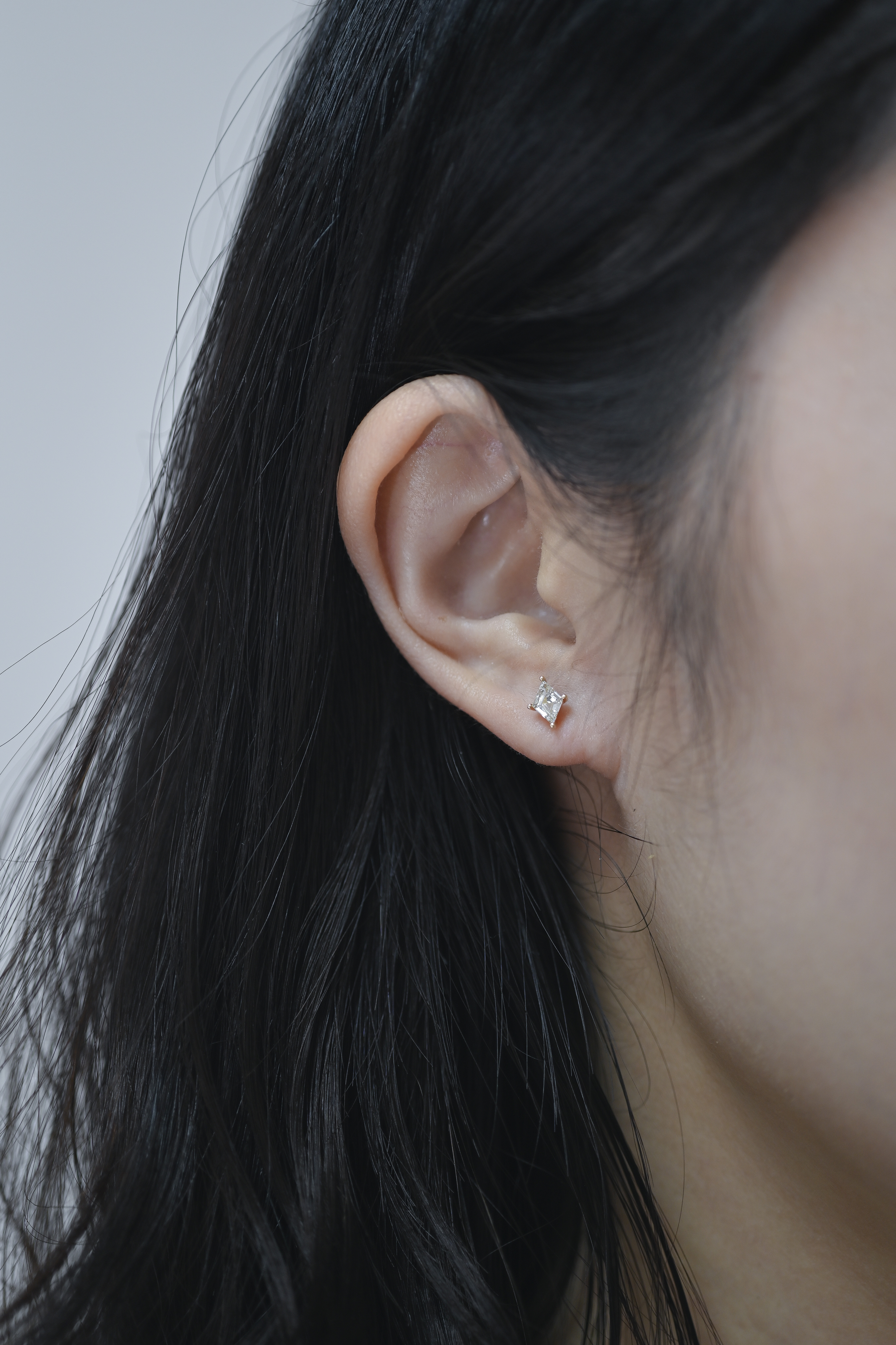 18K 0.30ct Long Hexagon Diamond Earring