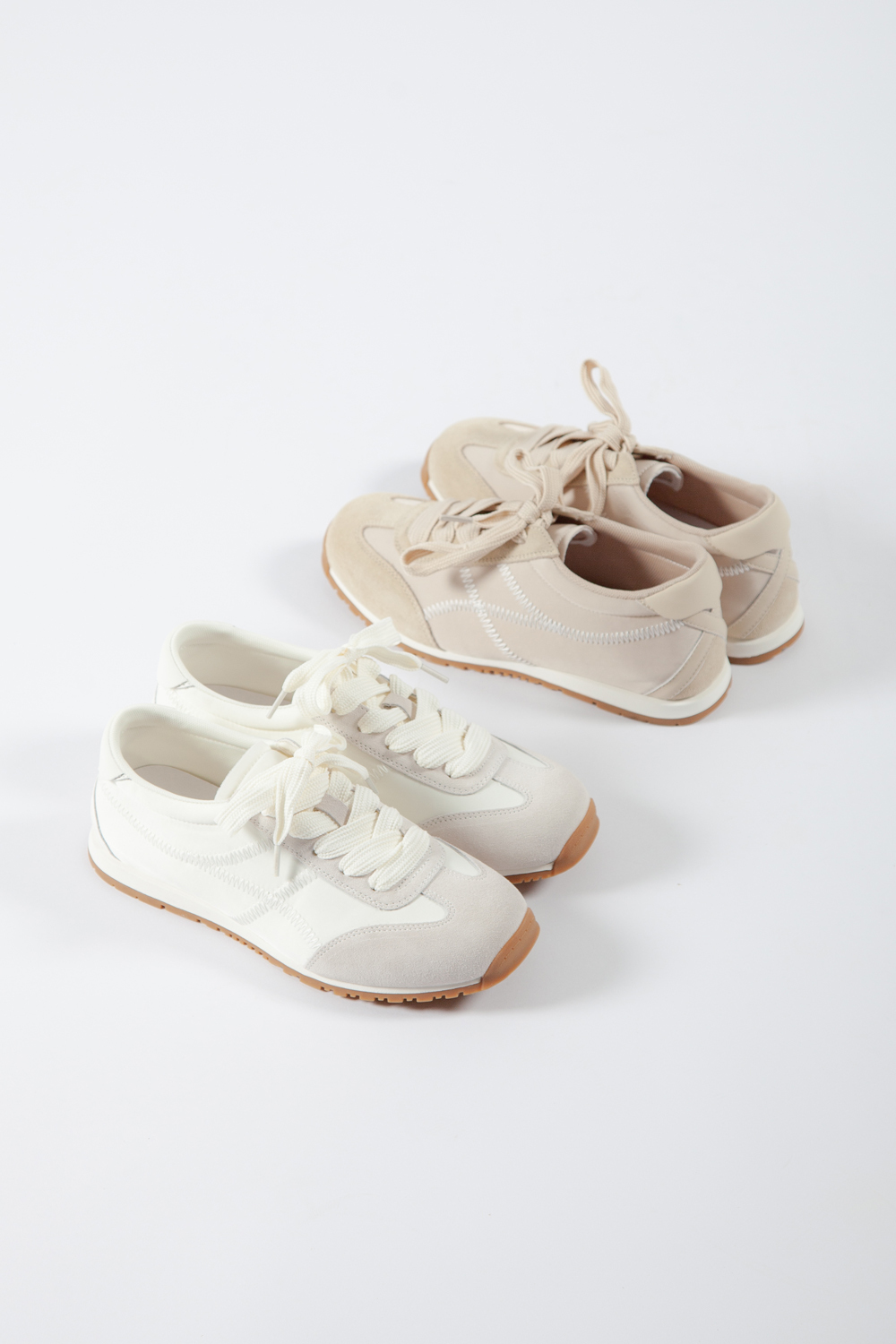 Creamy 霧面拼接慢跑鞋