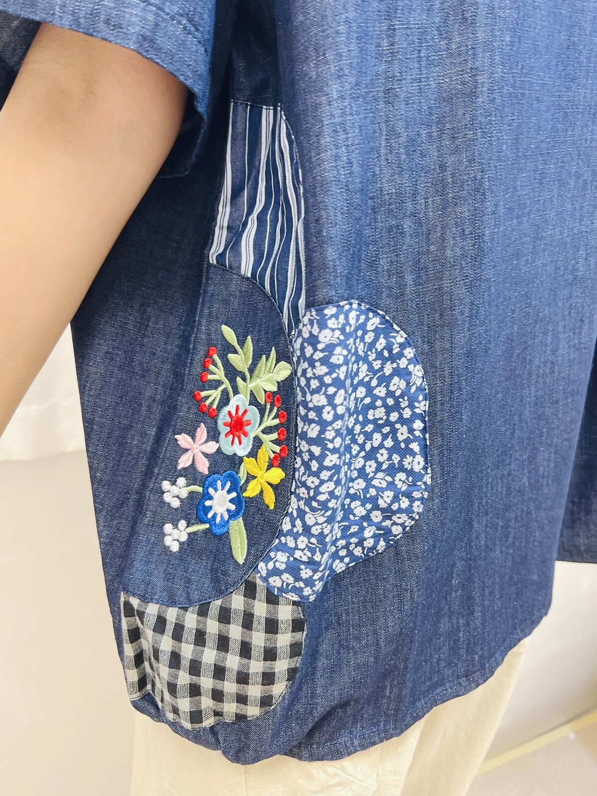 TE 牛仔拼刺繡 TOP
