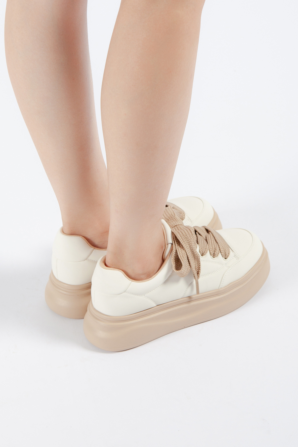 Mario 厚底奶油運動鞋