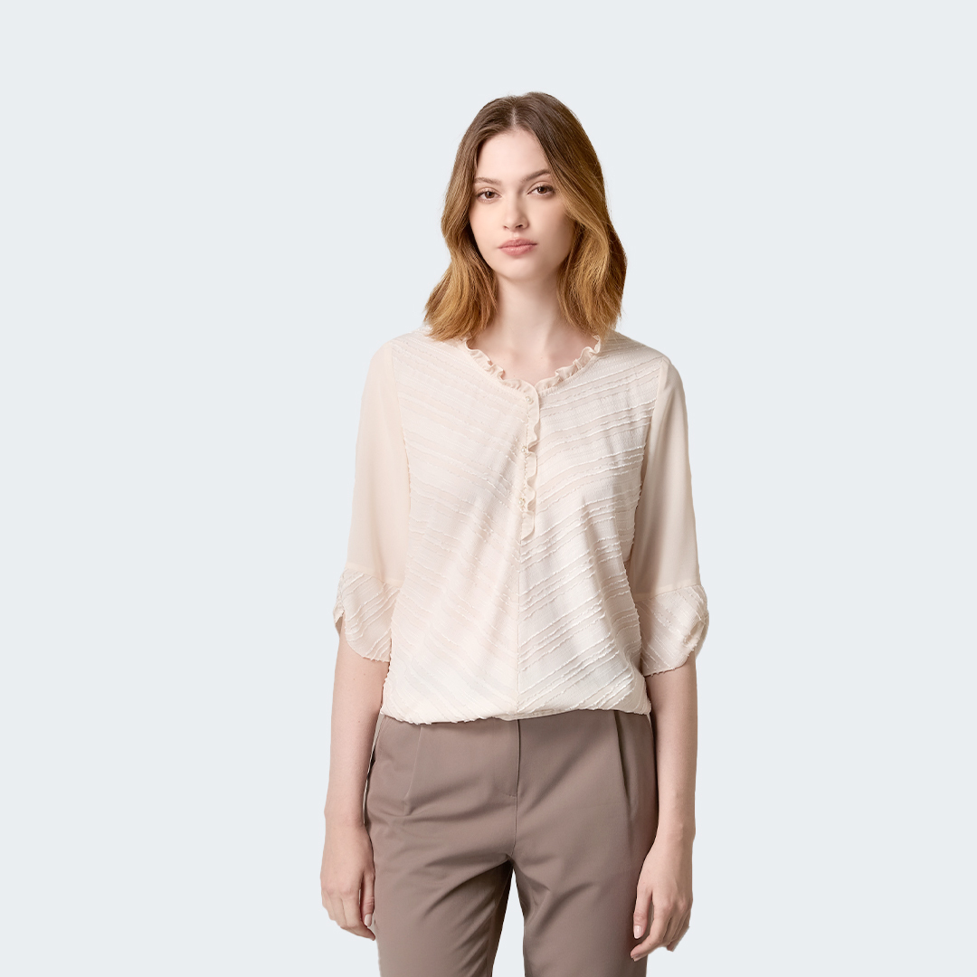 立體織紋小荷葉領雪紡上衣