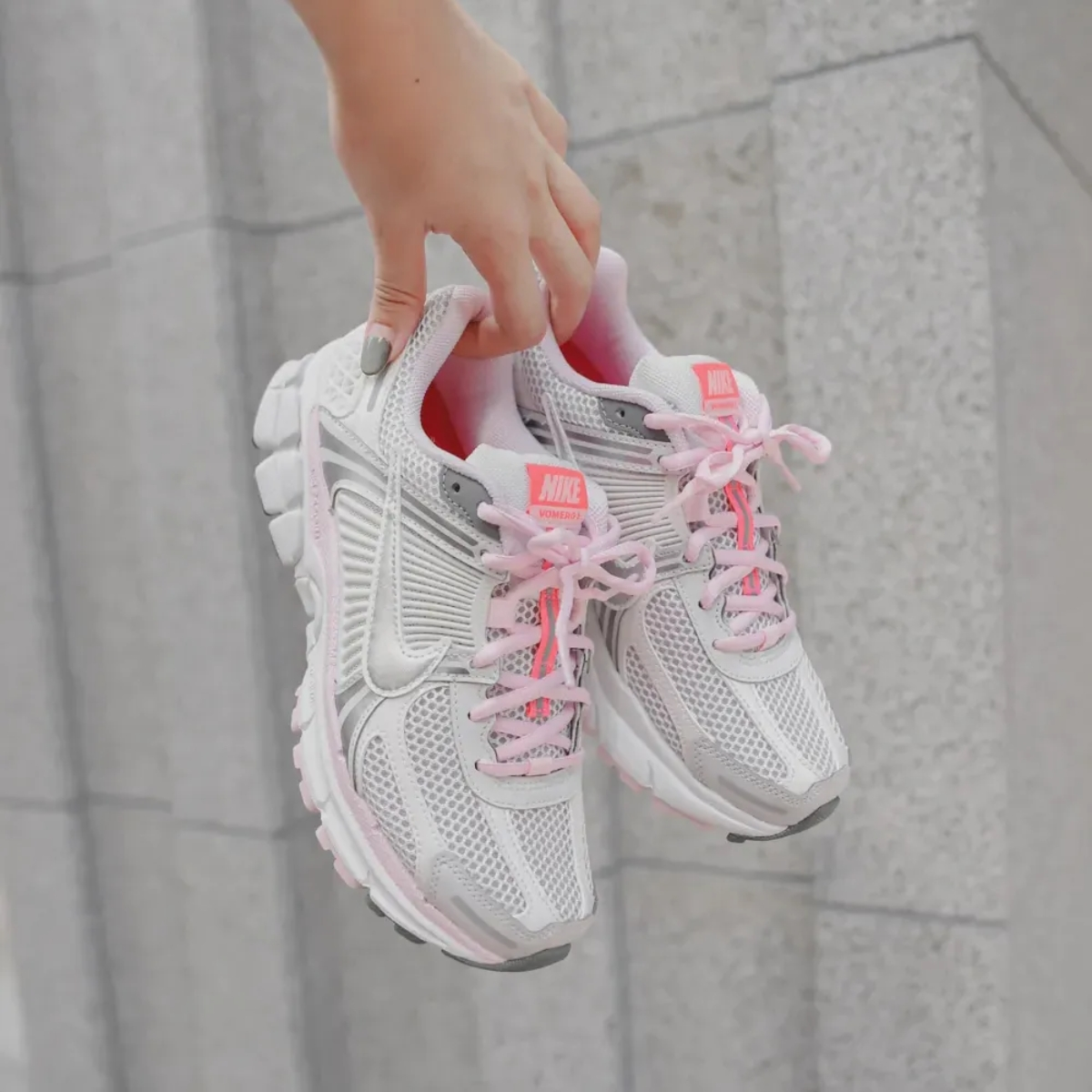 Nike Wmns Zoom Vomero 5 白粉配色💕