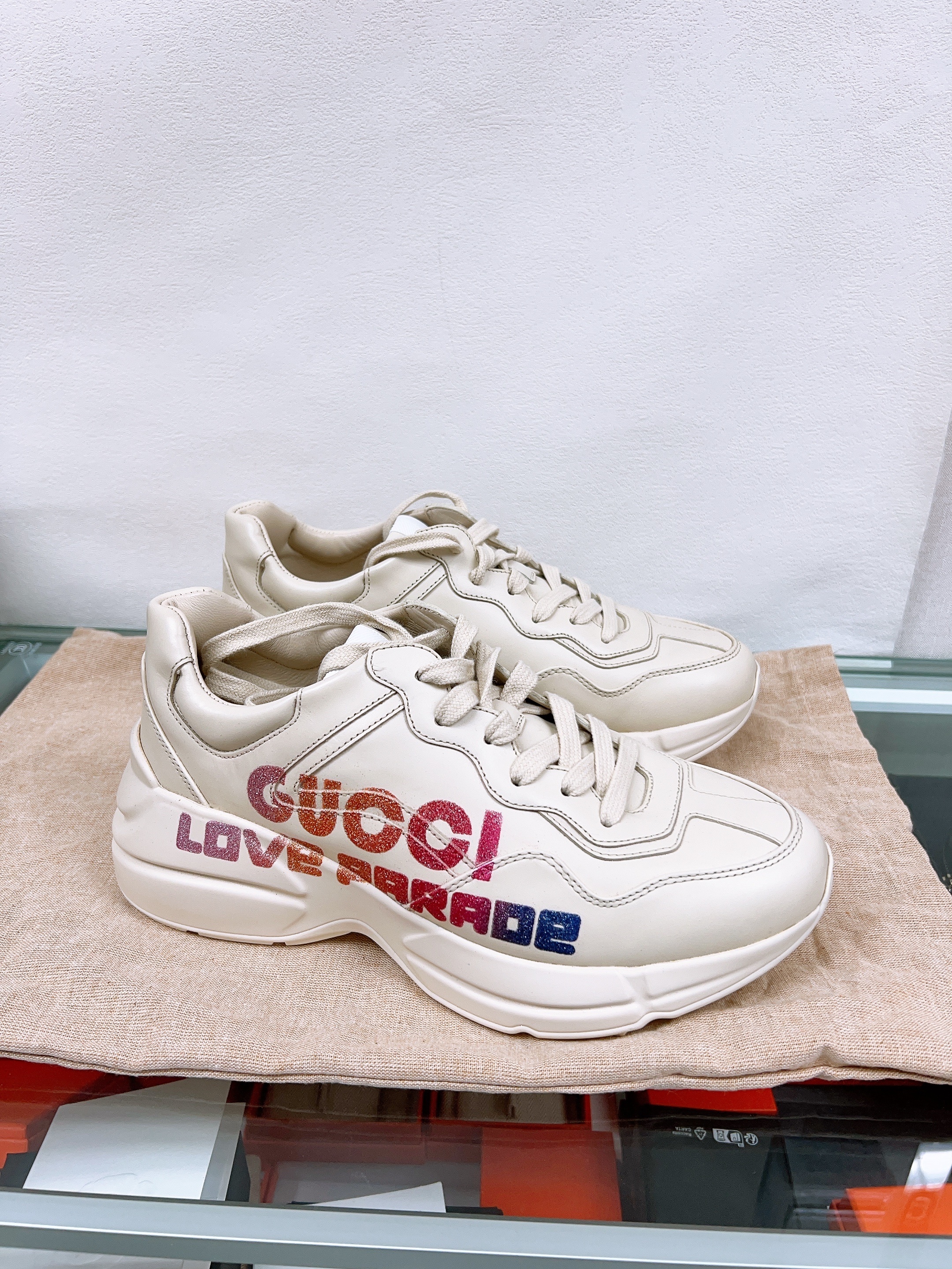 *Unused* Gucci rhyton sneakers love parade (size: 38.5 / 42)