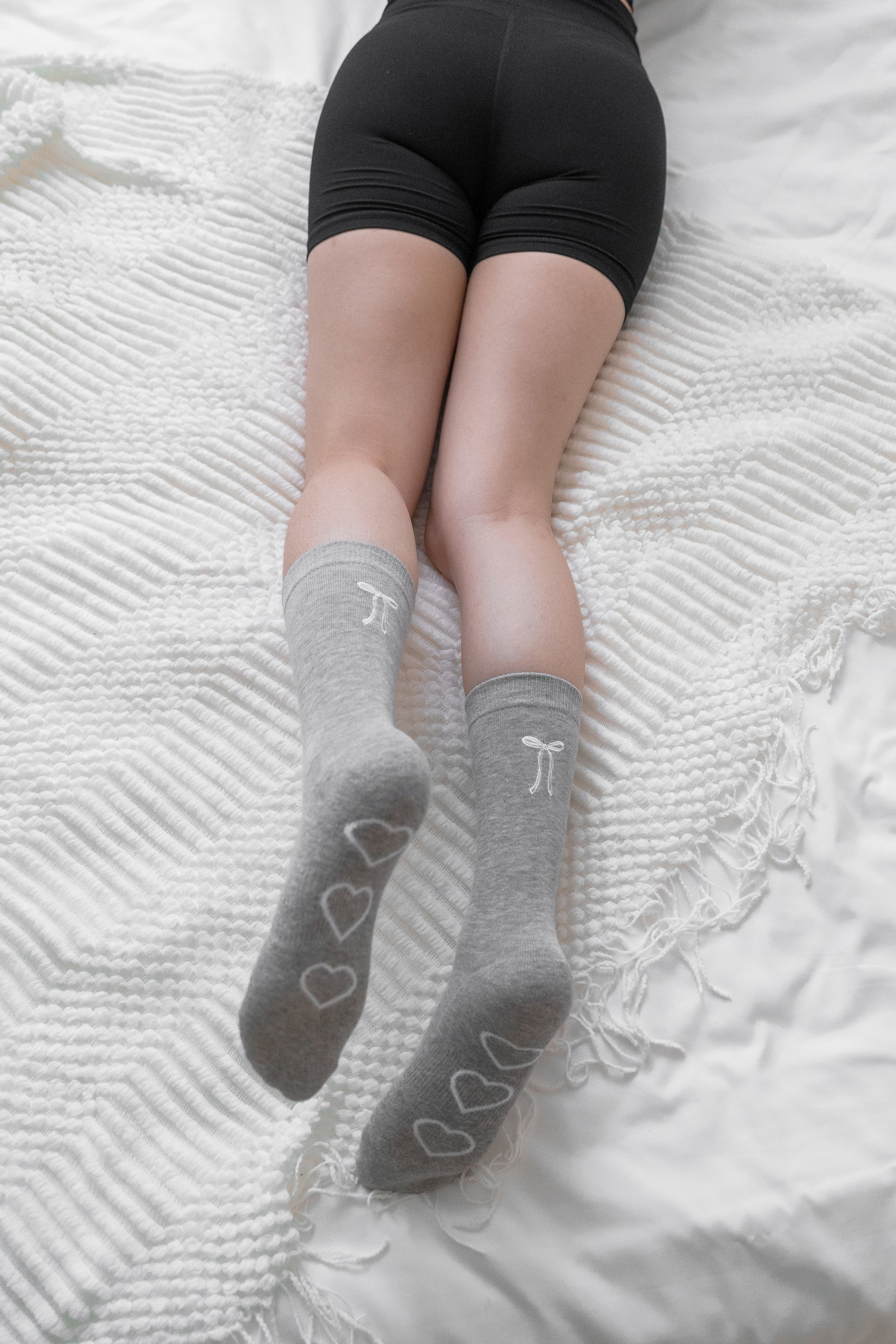 MIT 刺繡蝴蝶結 氣墊襪 / 深灰