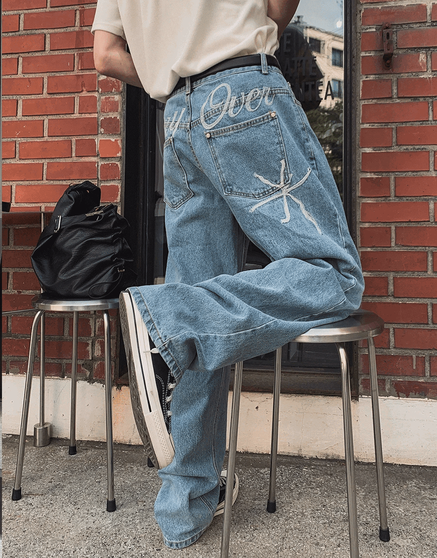 Carrio over 刺繡牛仔褲