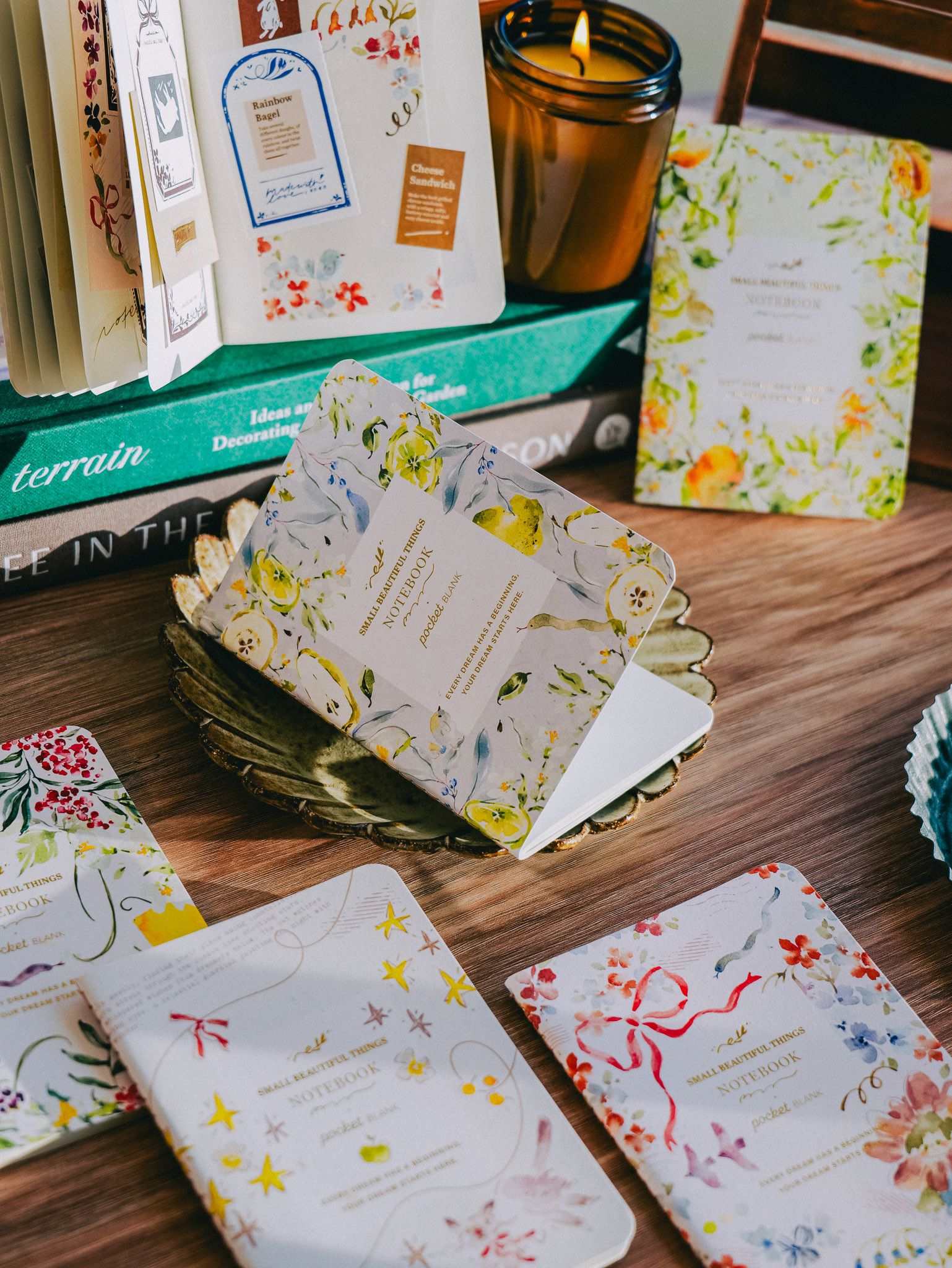 Meow Illustration．燙⾦護照本 共六款