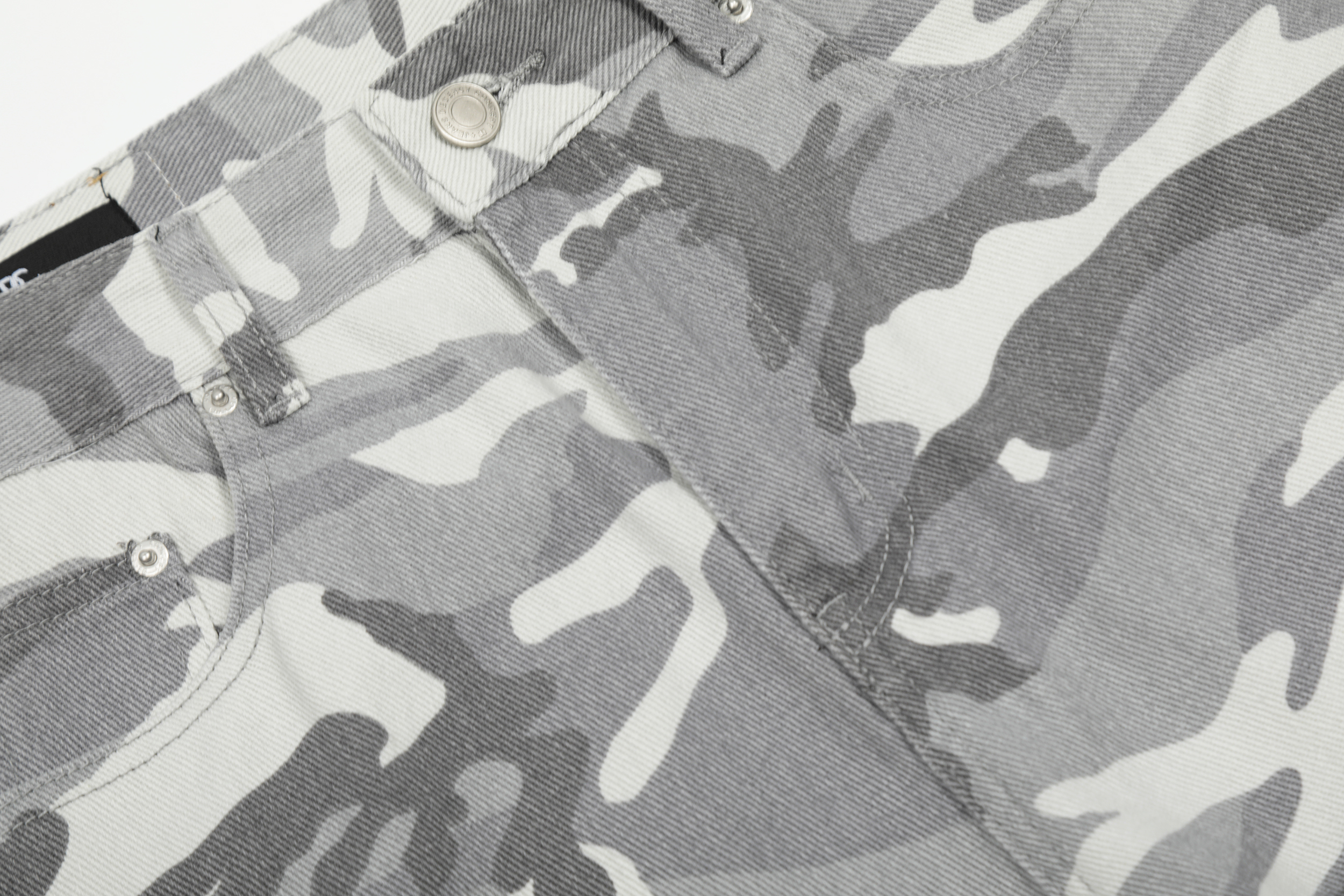 《S.V》雪地迷彩口袋彎刀褲