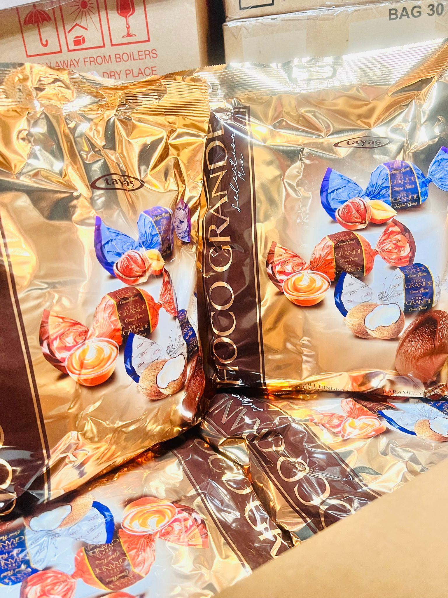 Tayas 1kg Assorted Chocolate