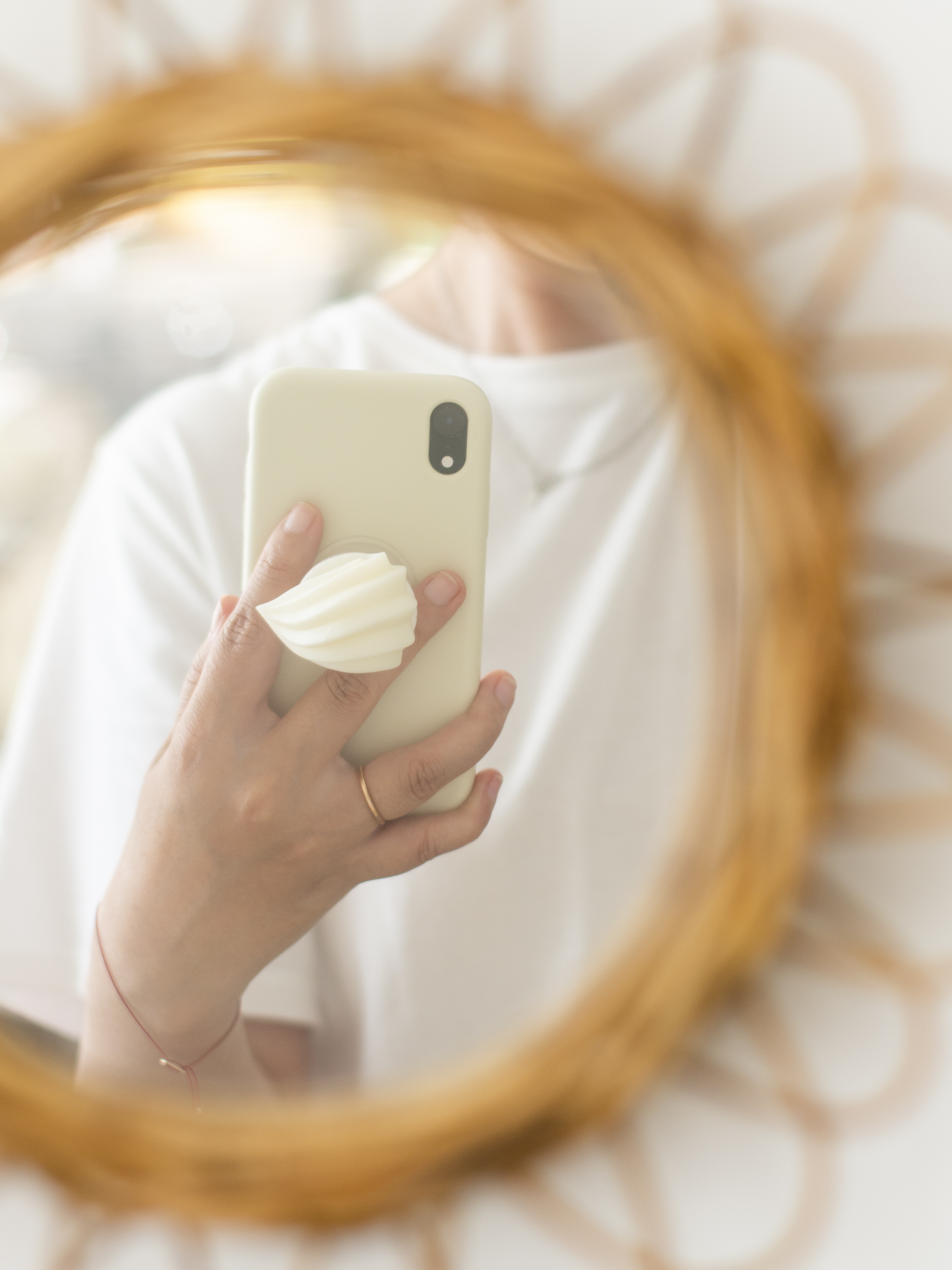 Creamy Market 奶油手機支架