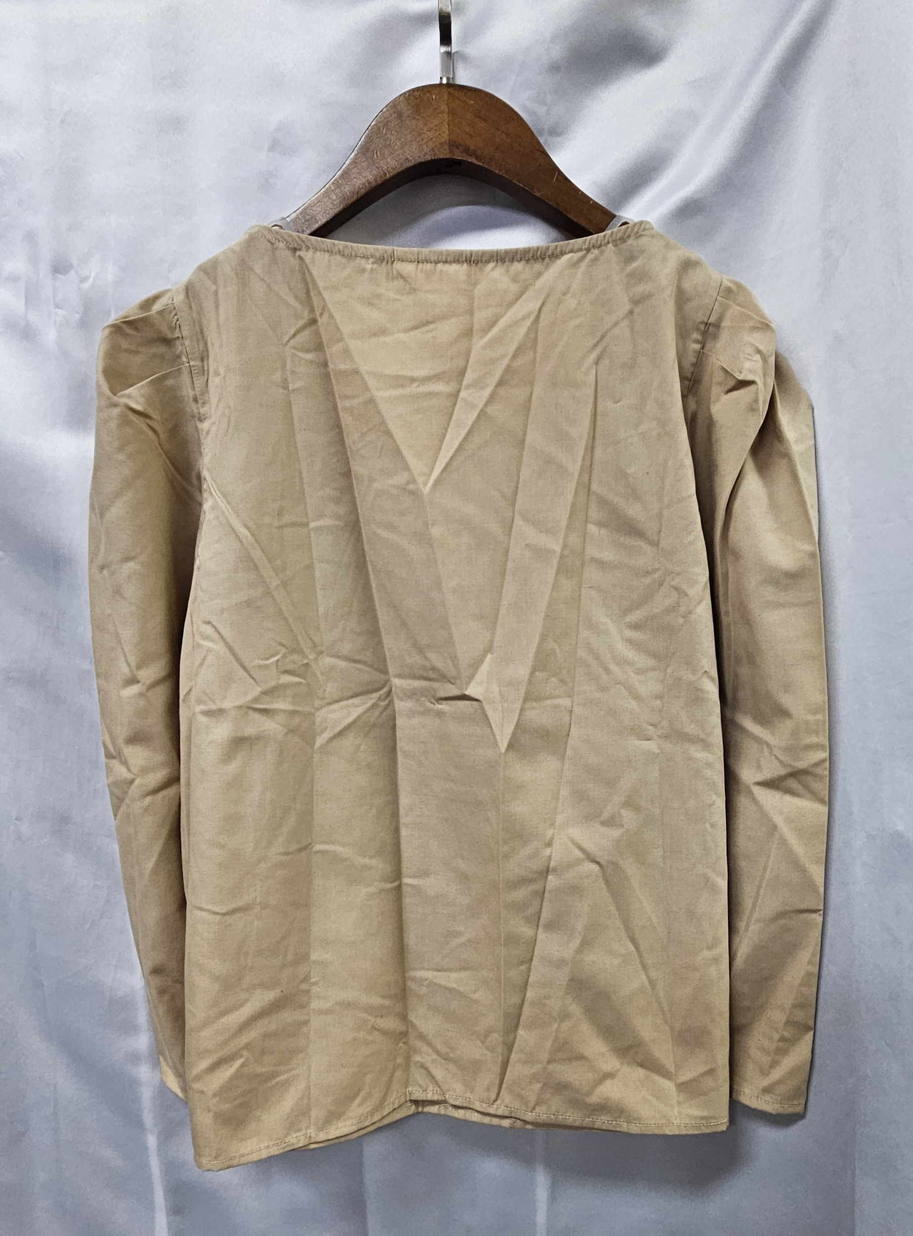 現貨 長袖恤衫（清貨價貨品，不設退換） (AT 672)