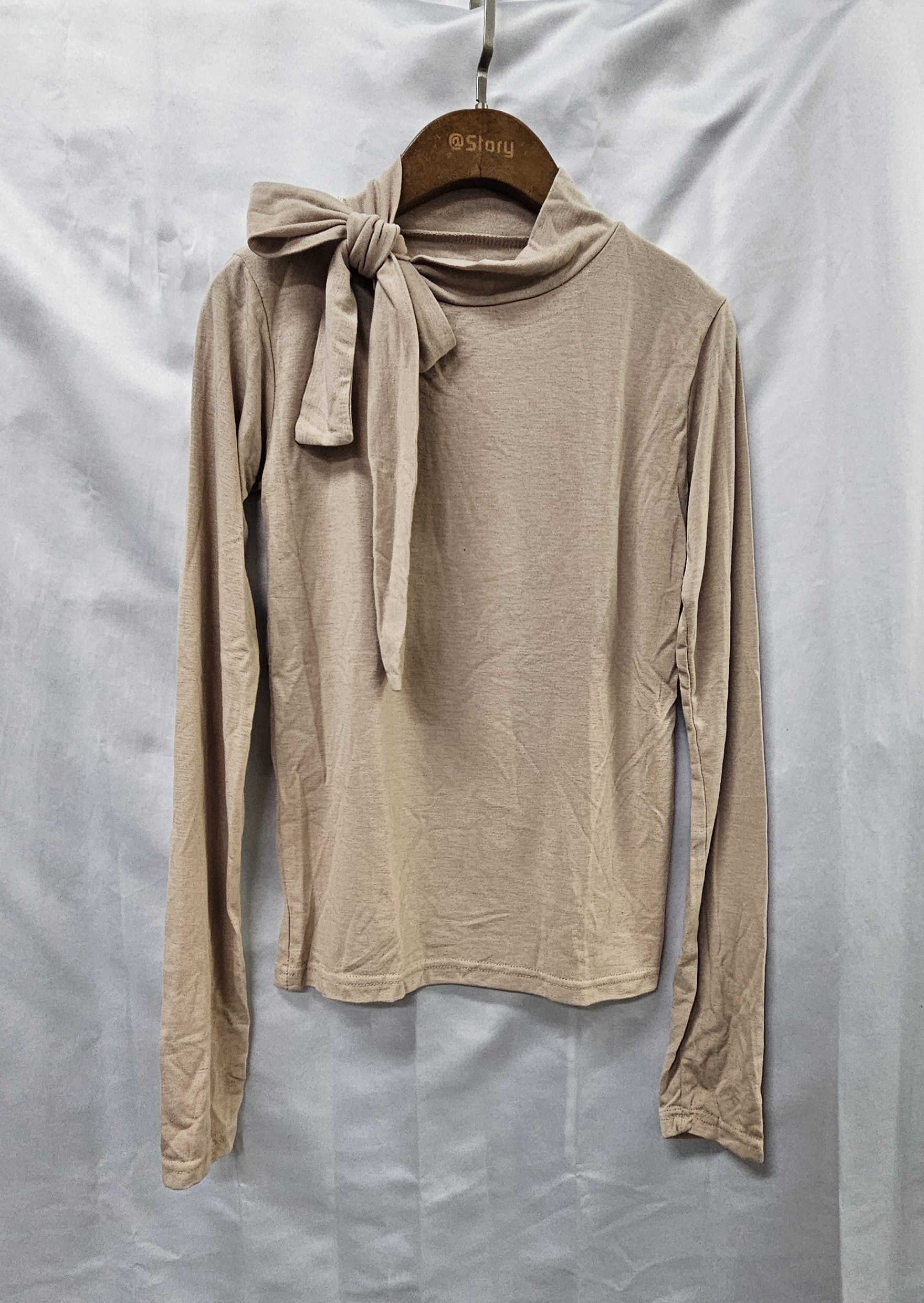 現貨 領口蝴蝶結長袖衫 （清貨價貨品，不設退換）(AT 674)