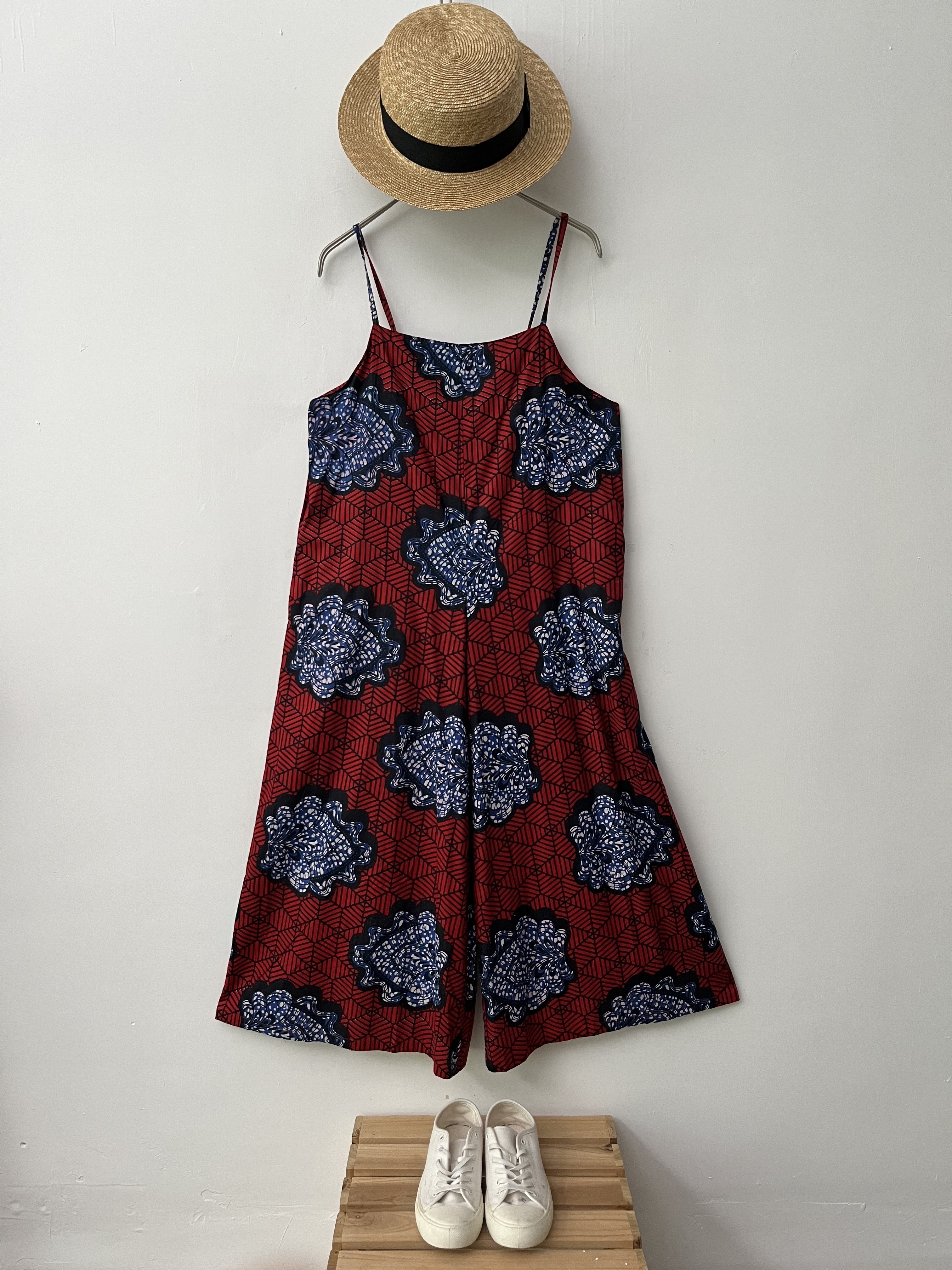 紅色花花吊帶闊褲