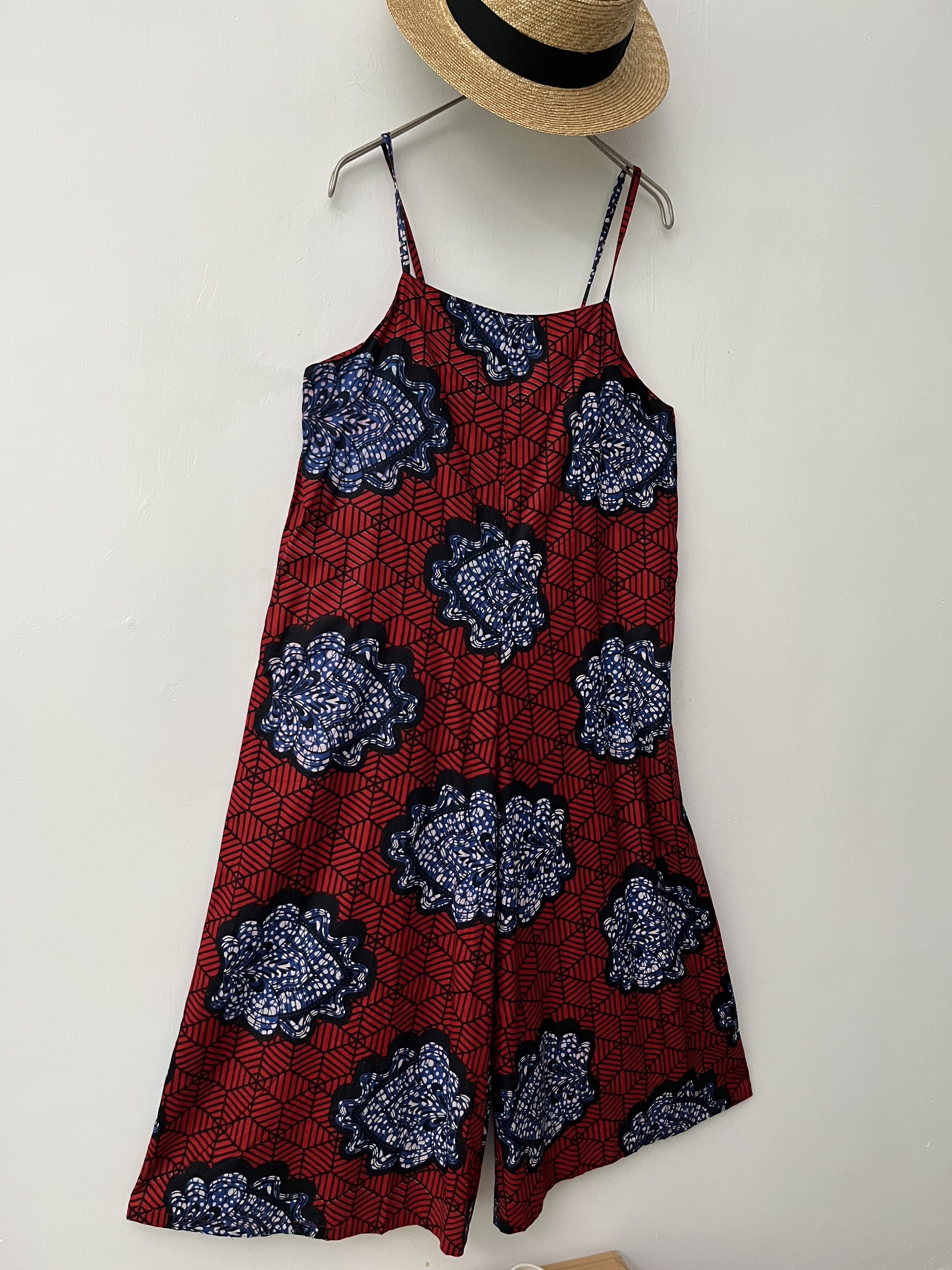 紅色花花吊帶闊褲