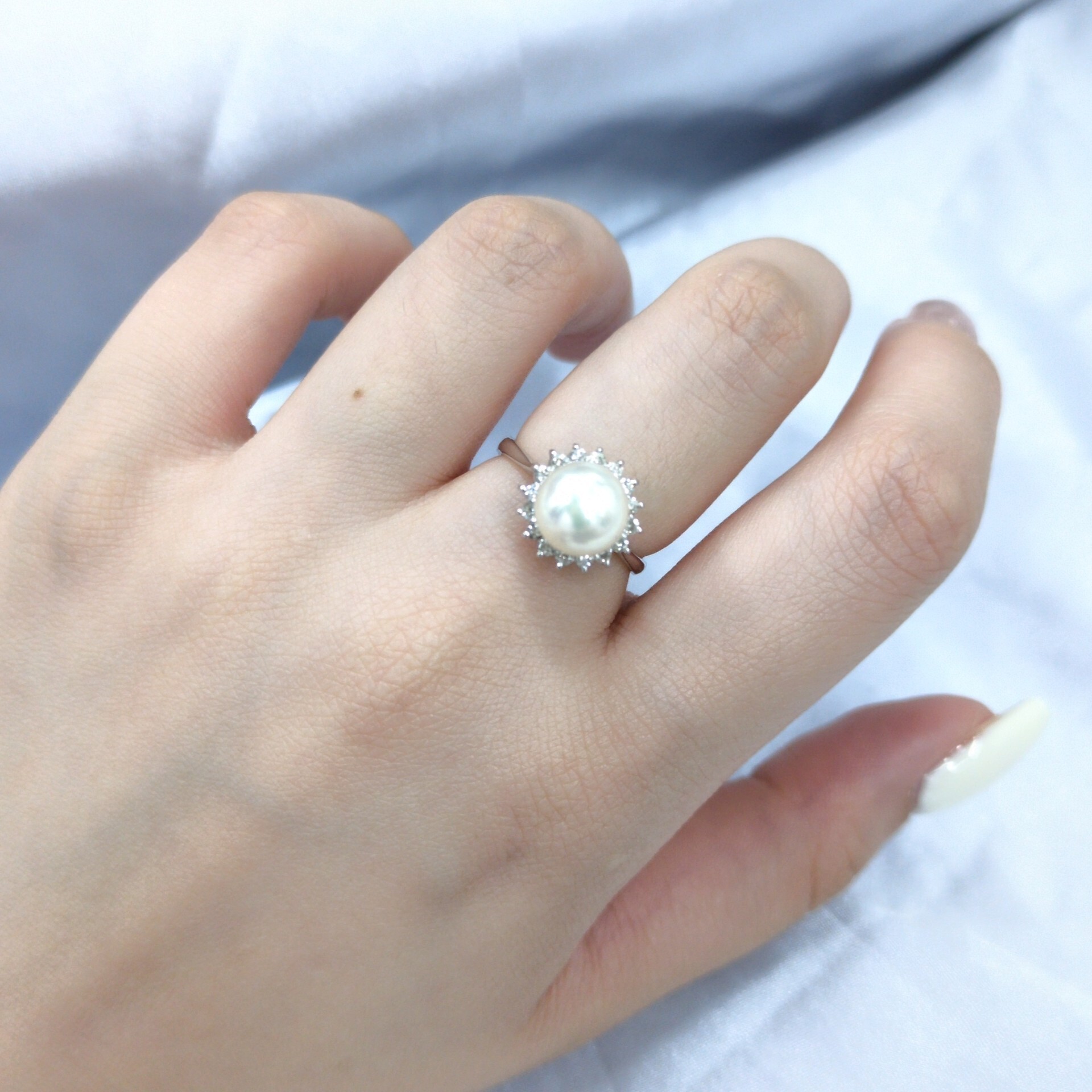 14K White Gold 0.21ct Diamond and Pearl Ring