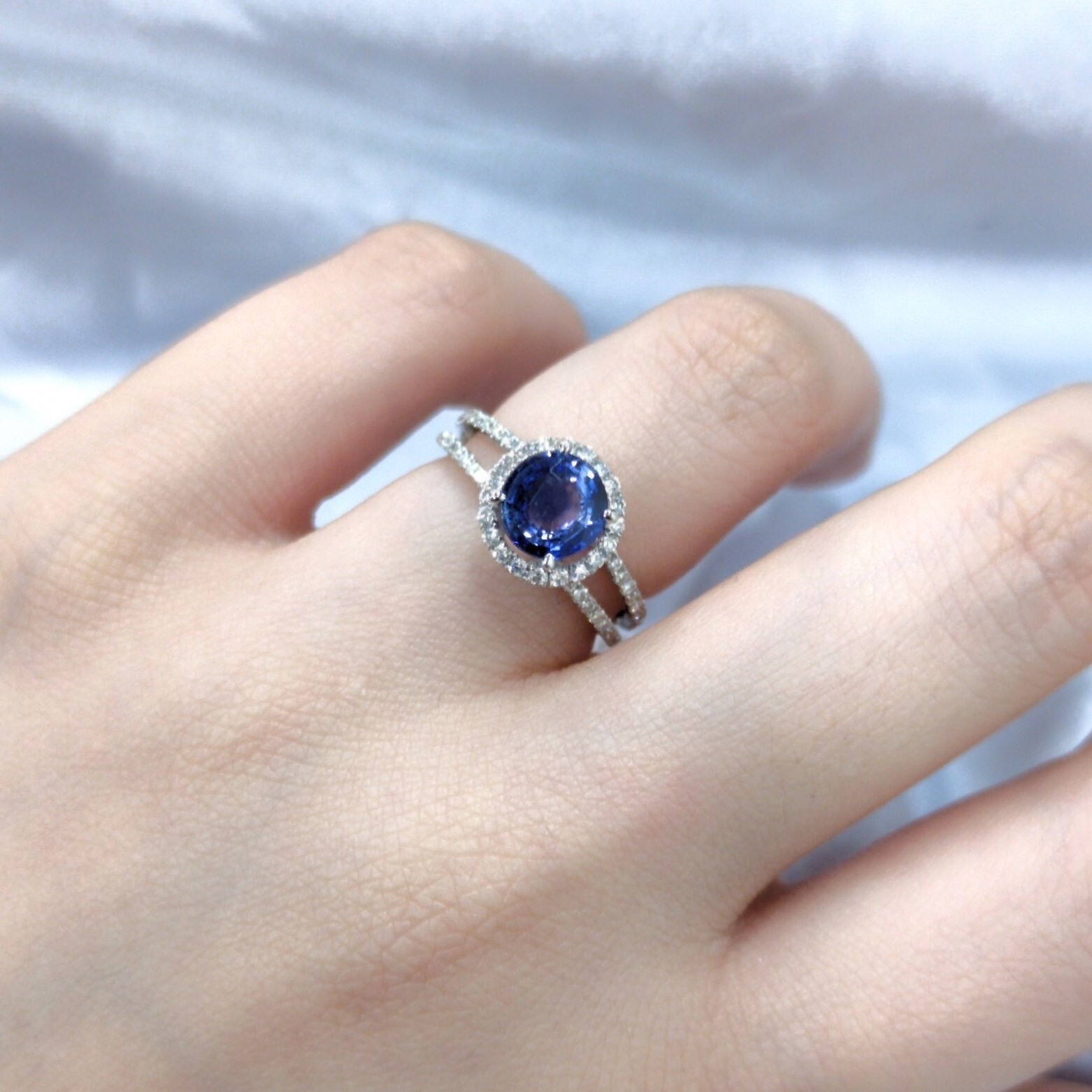 18K White Gold 1.17ct Sapphire and Diamond Ring