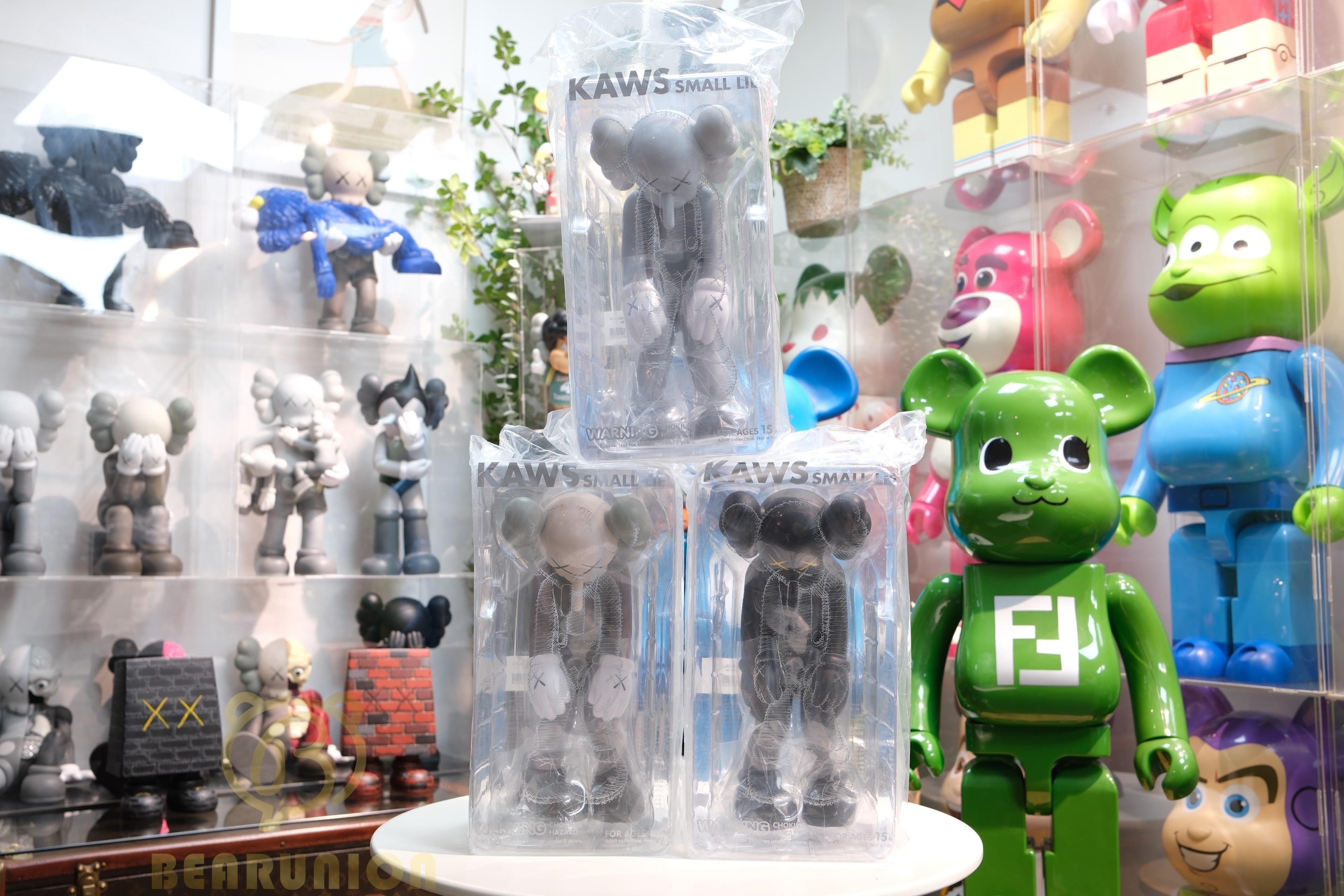 🥇現貨🥇KAWS Small Lie Companion Vinyl FigureBlack/Grey/Brown Set