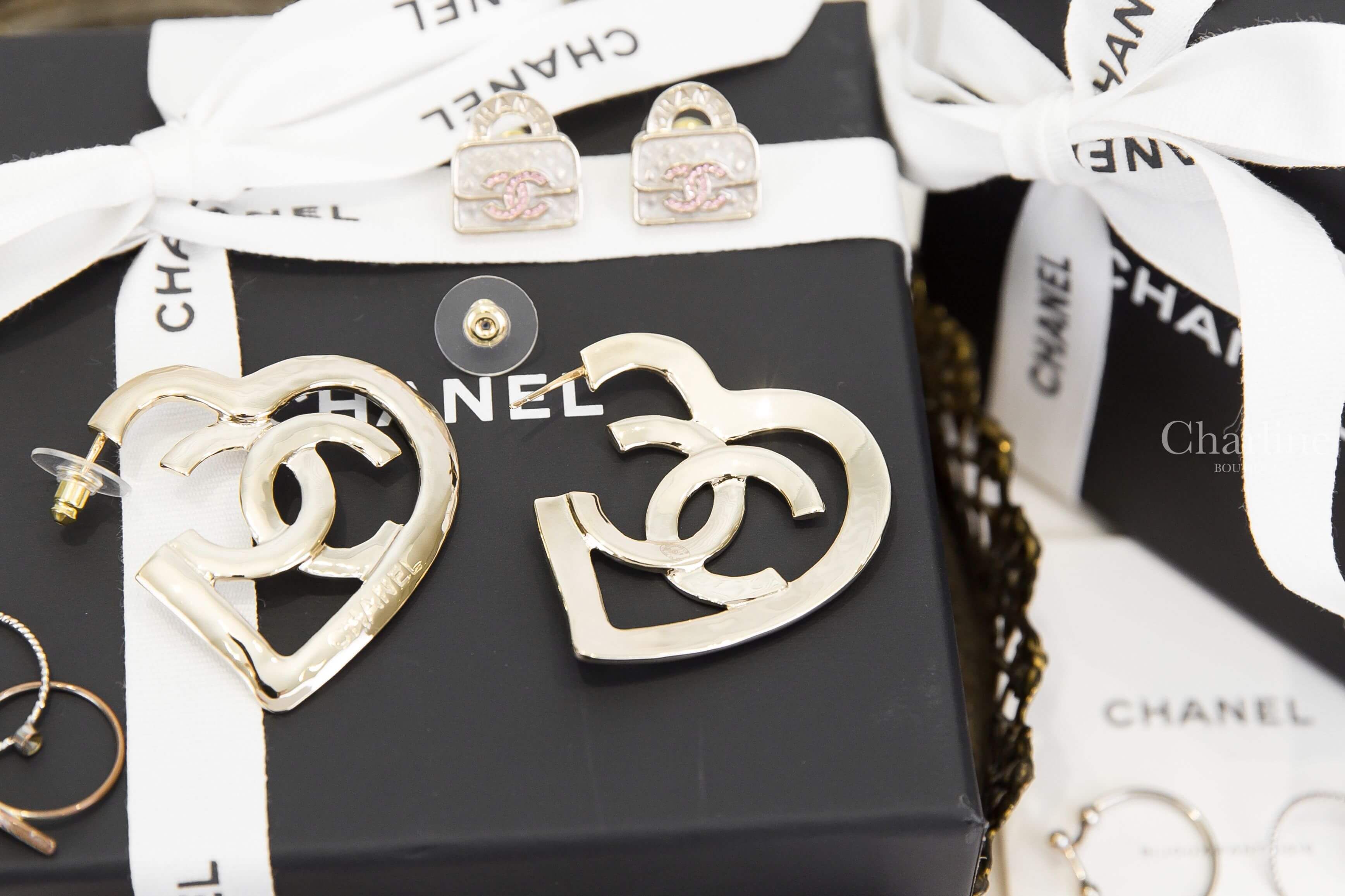 Chanel Earrings 金色簍空CC愛心耳環-Charline Boutique 精品代購