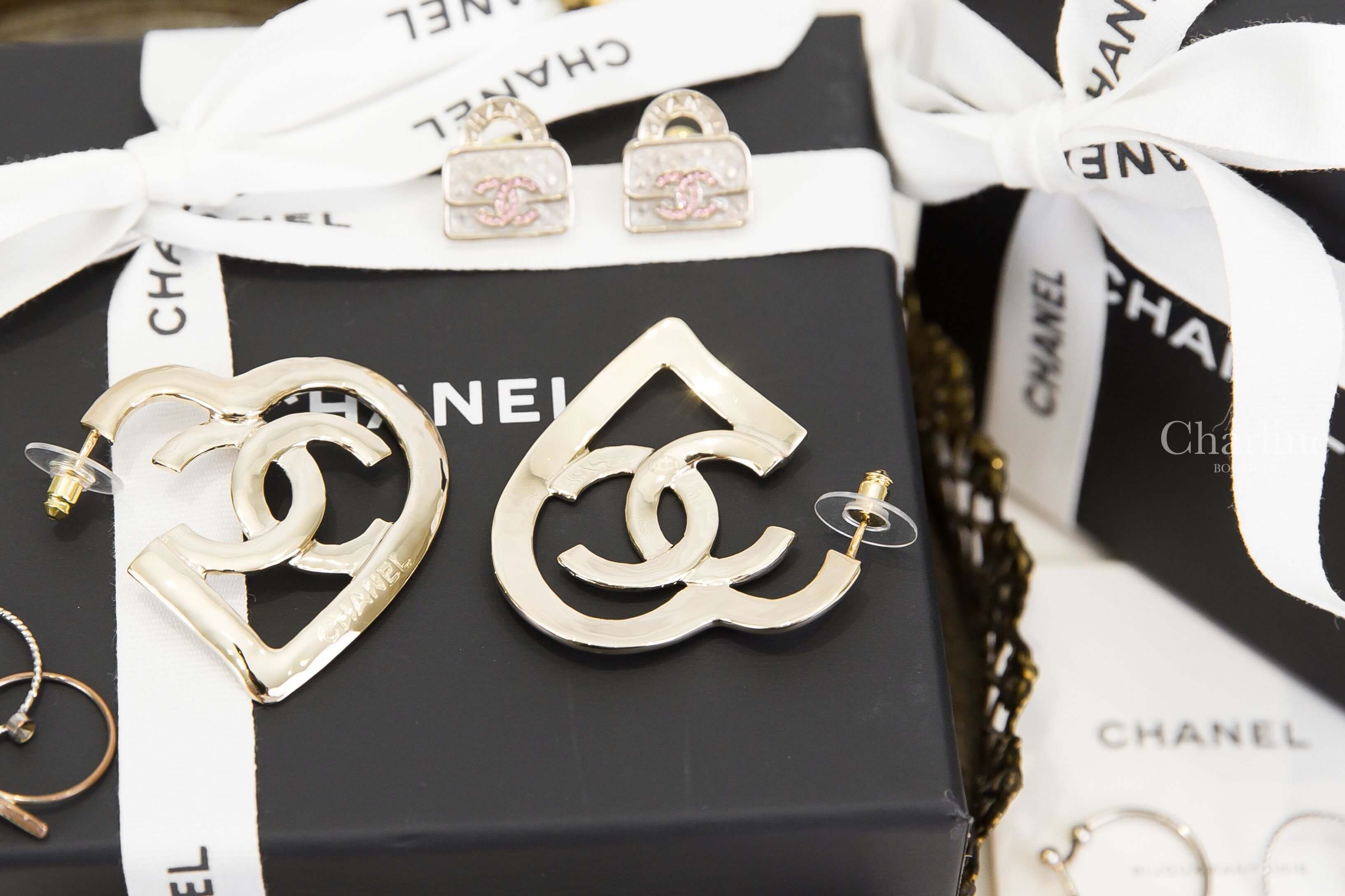 Chanel Earrings 金色簍空CC愛心耳環-Charline Boutique 精品代購