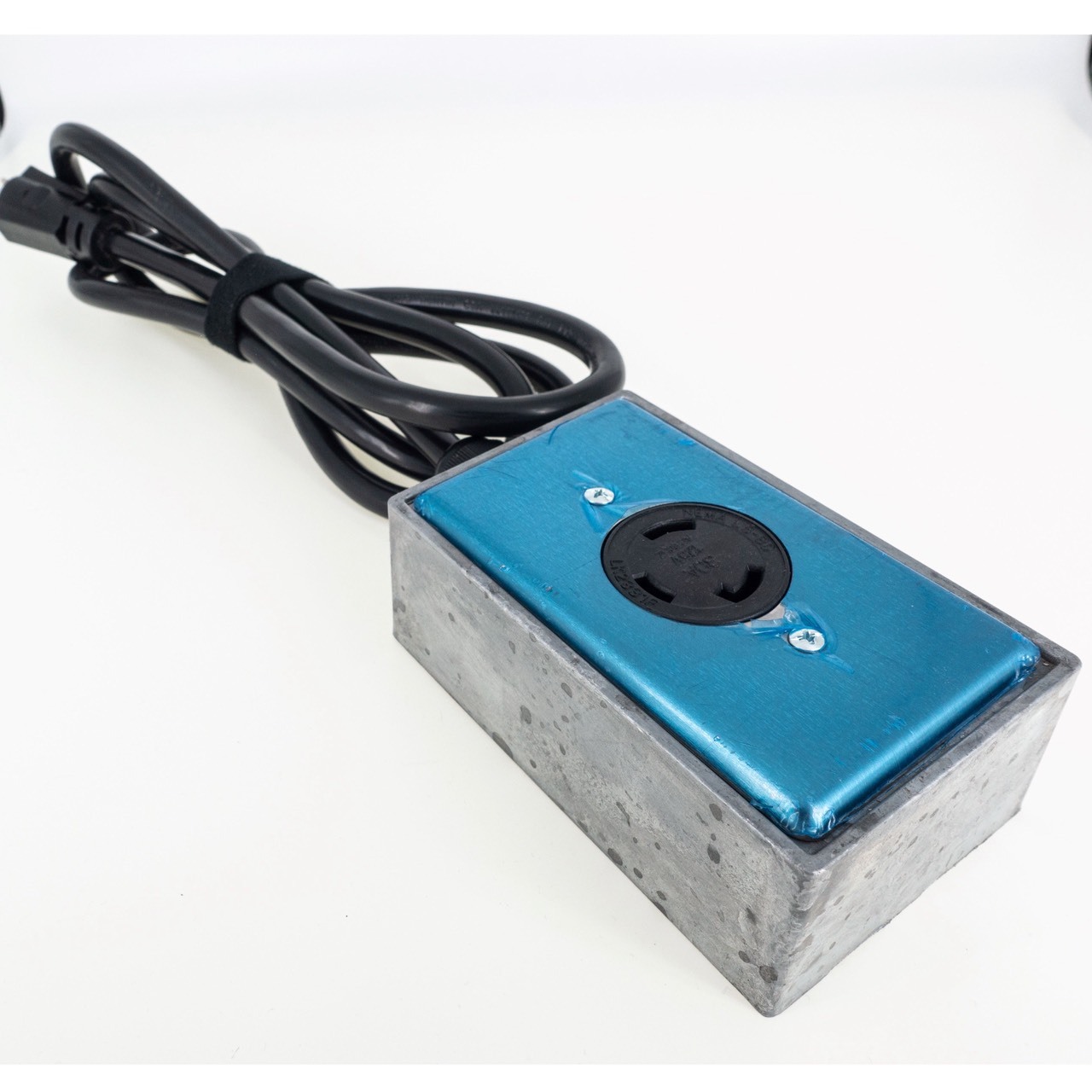 UPS 不斷電系統 L5-30R 插座明盒 L5-30P 轉一般插頭 5-15P