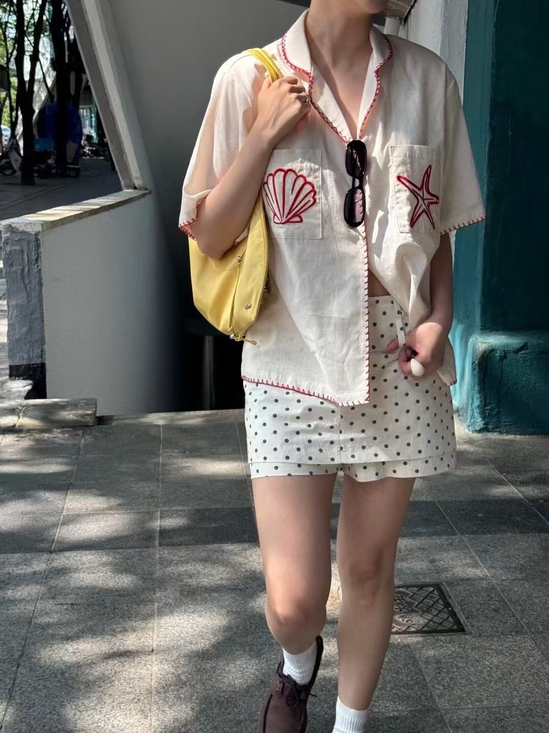上衣丨渡假風繡花海洋棉麻上衣
