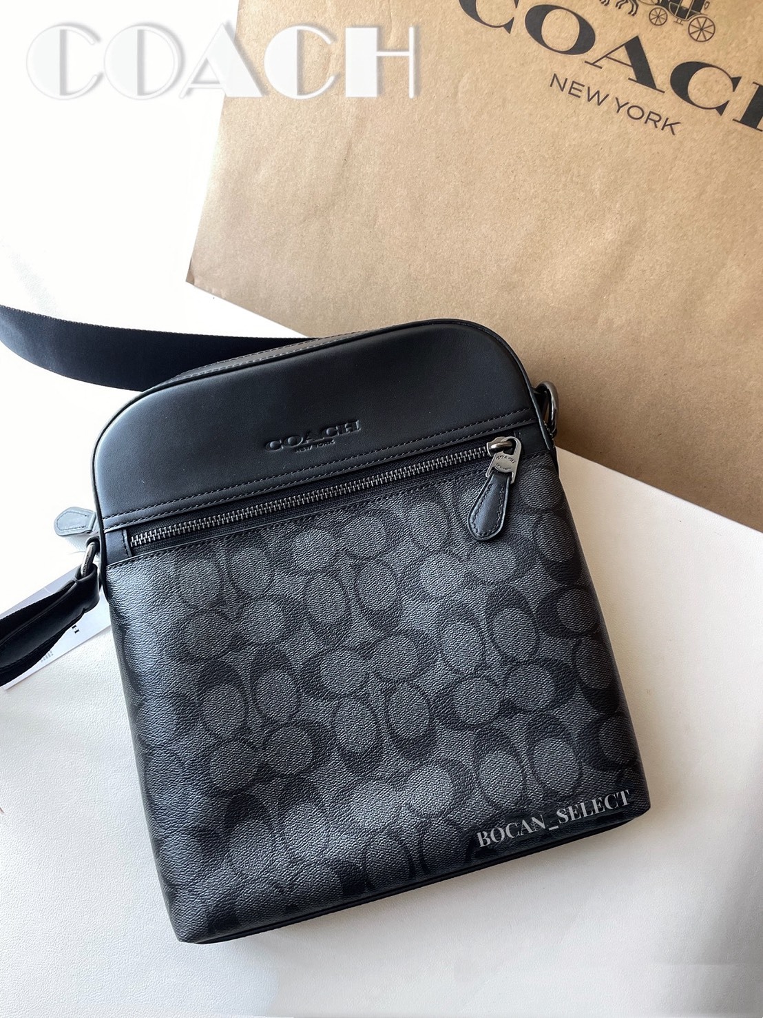 COACH HOUSTON 22 LOGO 壓印 帆布拼接 牛皮革 單肩斜挎包 小號 炭黑色