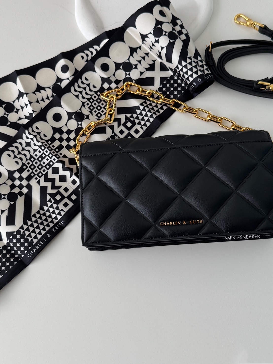 <快速出貨> Charles&Keith 小CK 絲巾菱格包