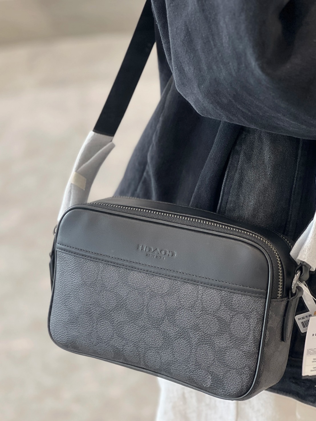 COACH GRAHAM GRAHAM 23 可調節肩帶 人造革拼接牛皮革 單肩斜挎包 中號 黑色