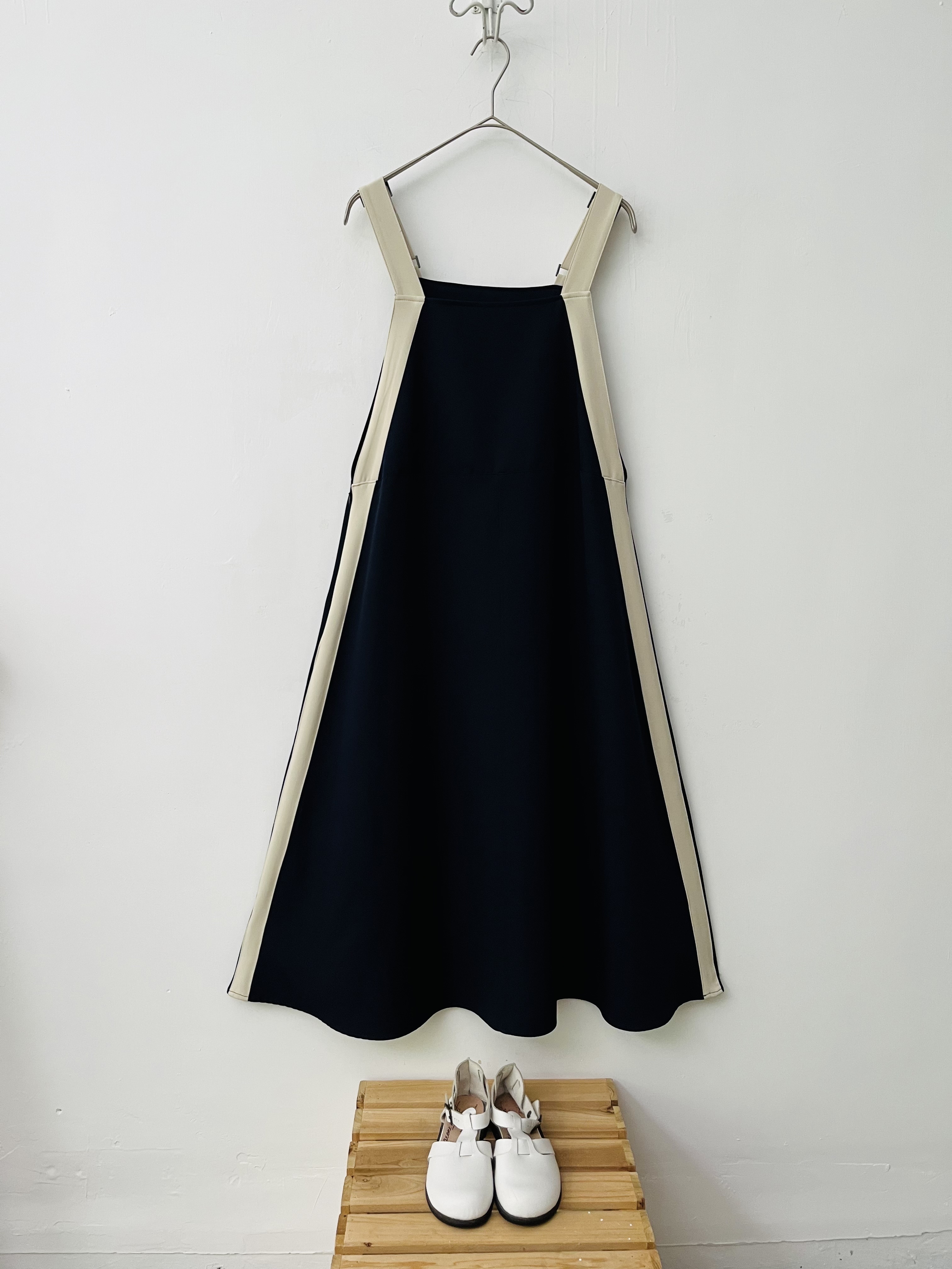 藍色拼色吊帶裙