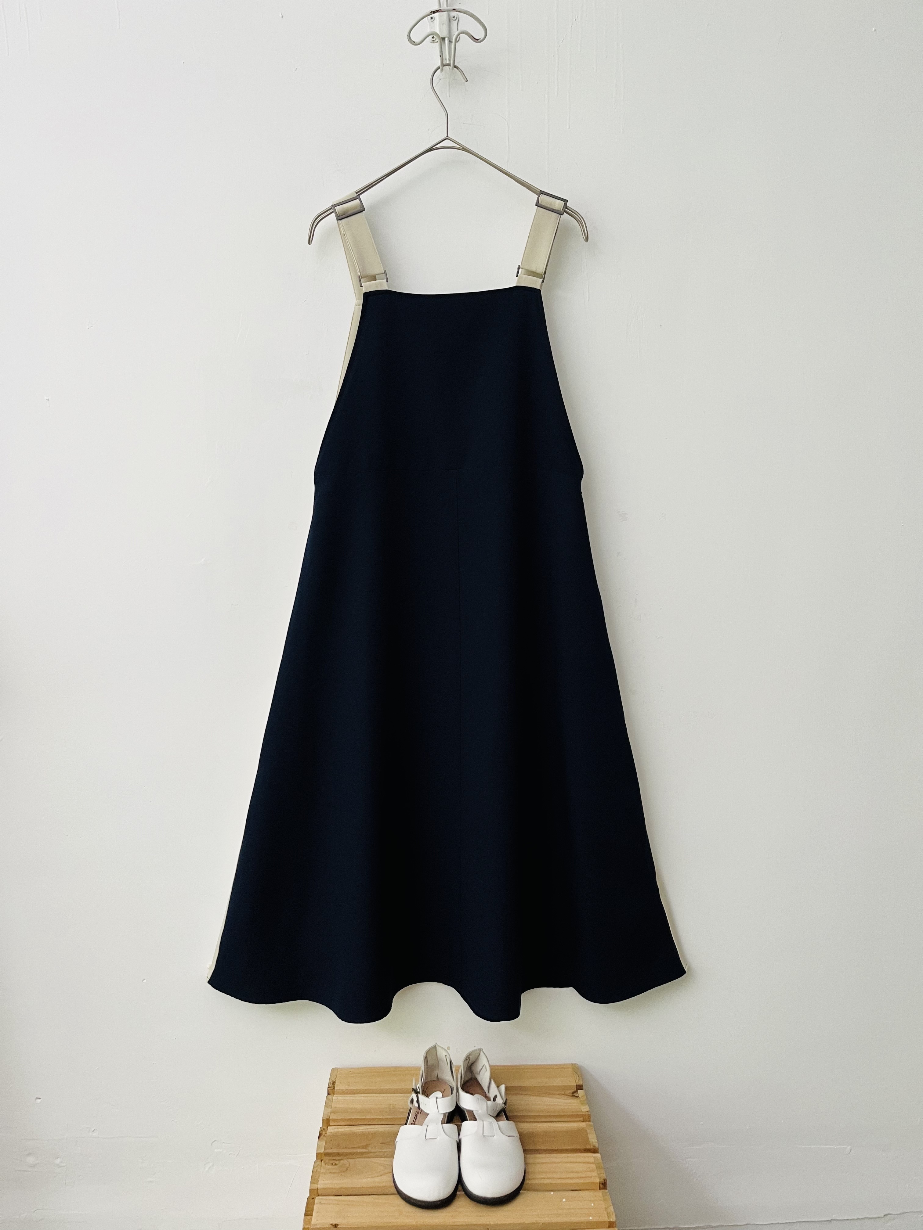 藍色拼色吊帶裙