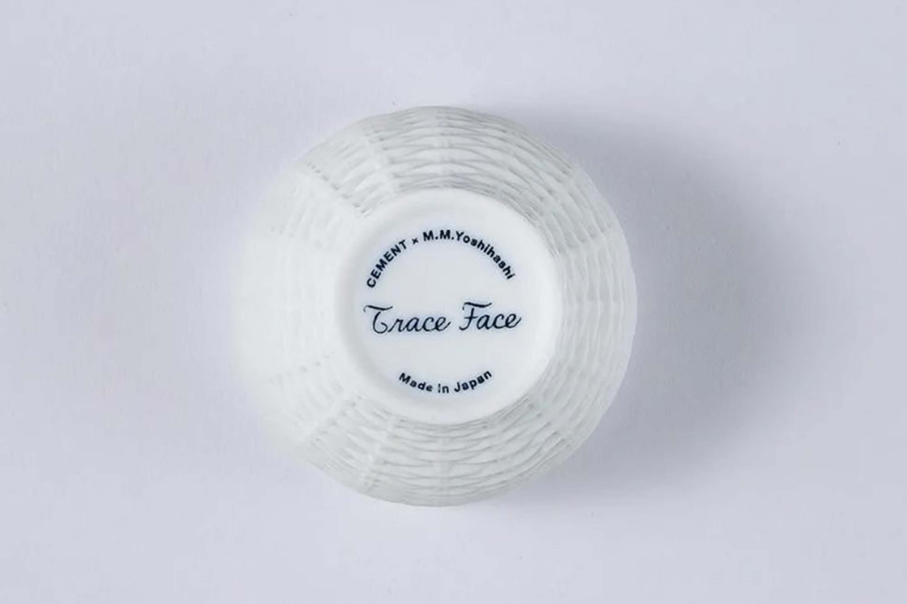 立體藤編紋樣的日本陶瓷材質杯子