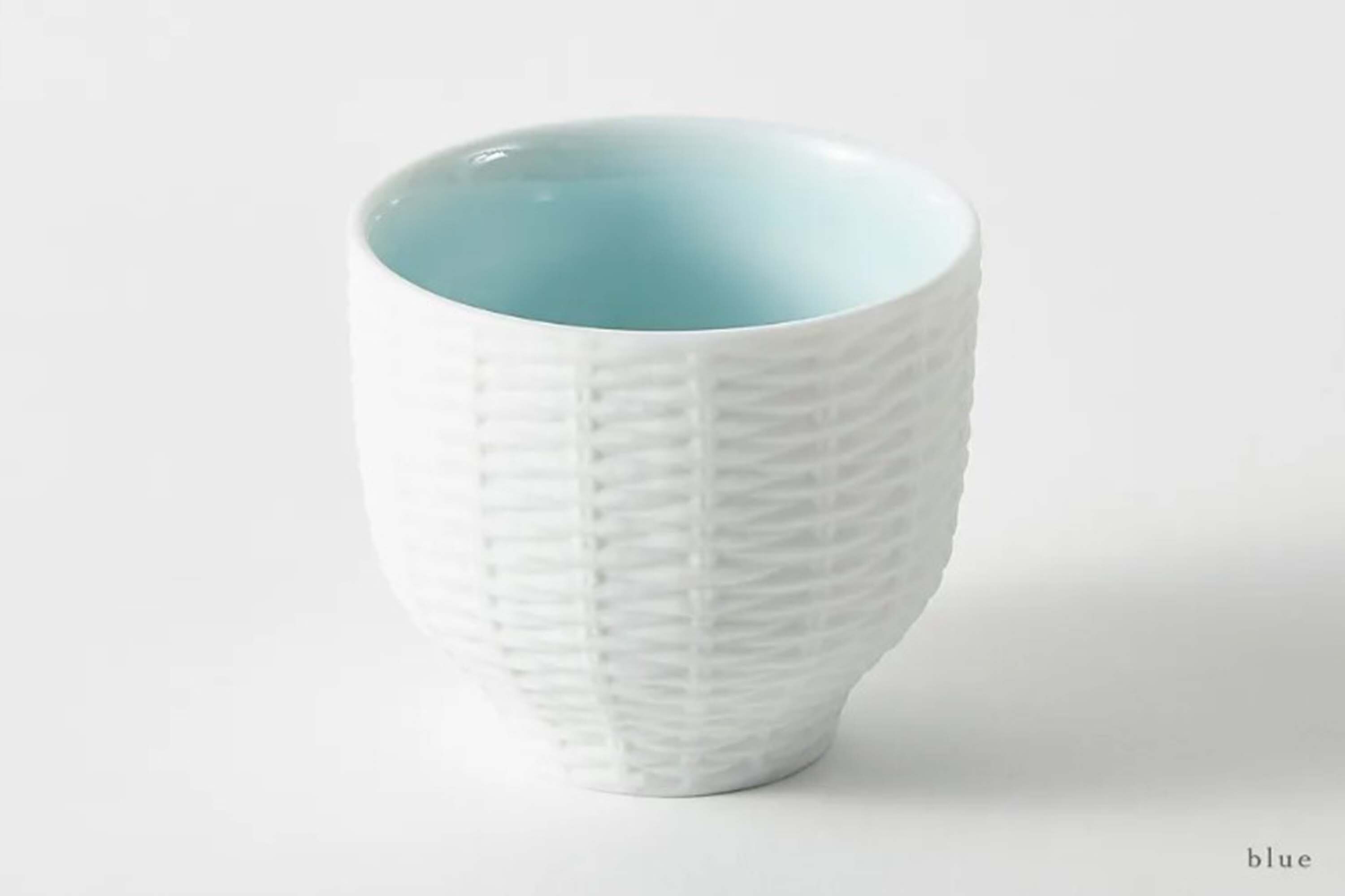 適合各種季節使用冷熱飲、或是承裝甜點、放些花藝裝飾點綴居家的日本陶瓷材質杯子