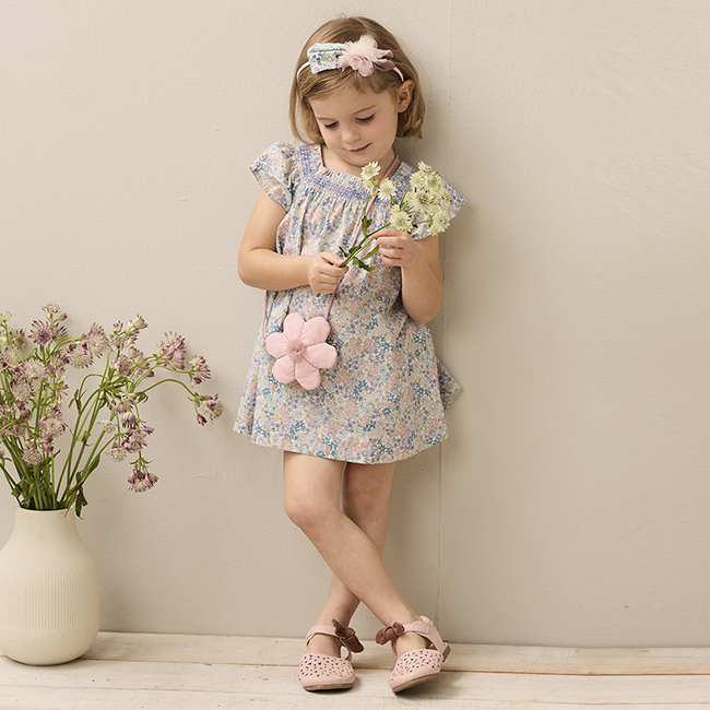 PIPPY ㄇ型領優雅滿版純棉印花洋裝+小花造型包  紫