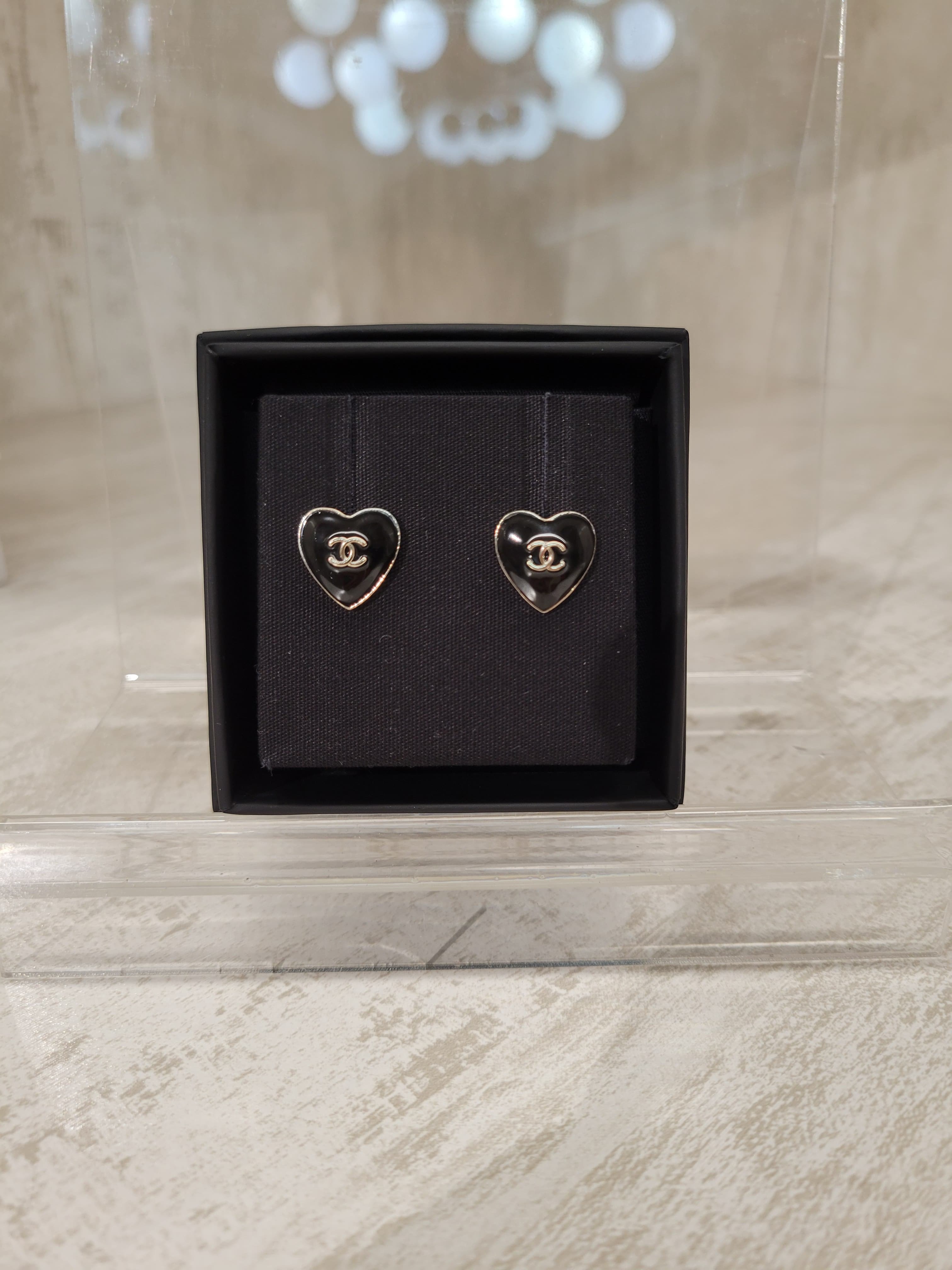 CHANEL ABG216 BLACK HEART EARRINGS 1.3CM 黑色愛心 耳環