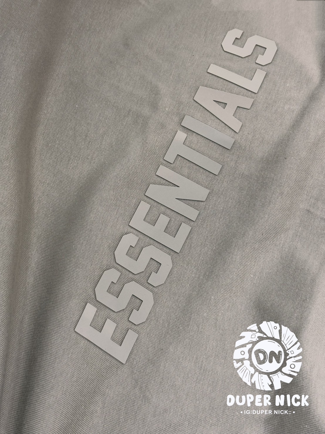 ESSENTIALS  薄長袖 SEAL海豹灰