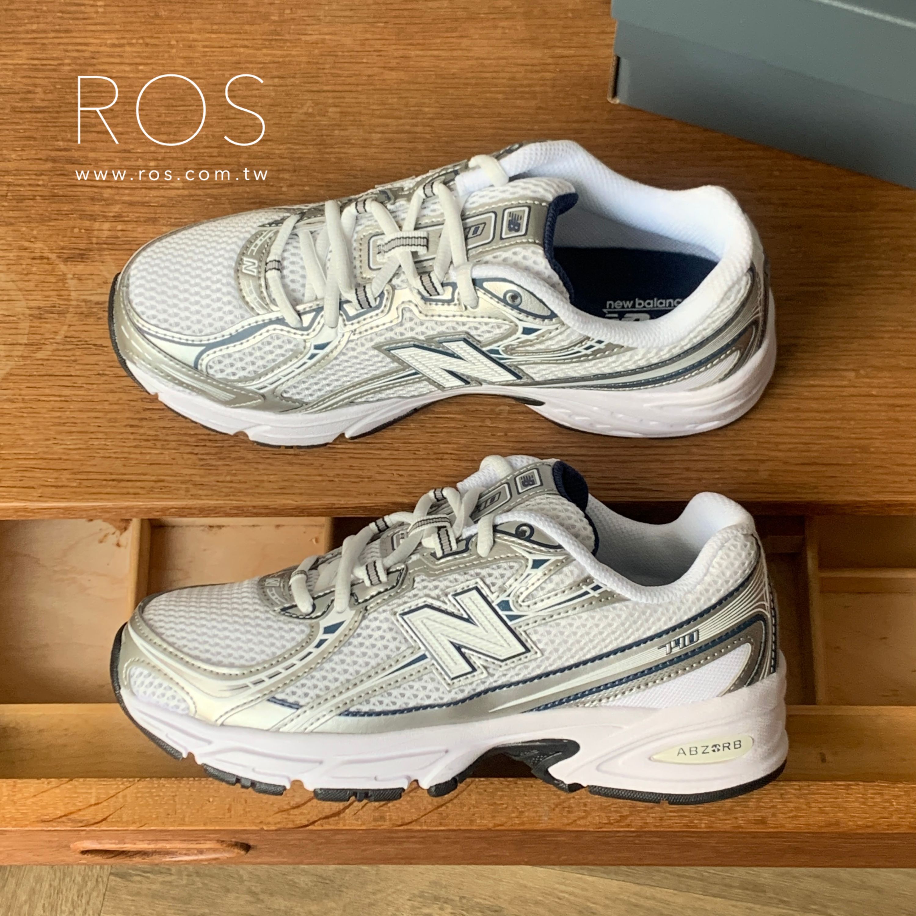 New Balance 740 白藍