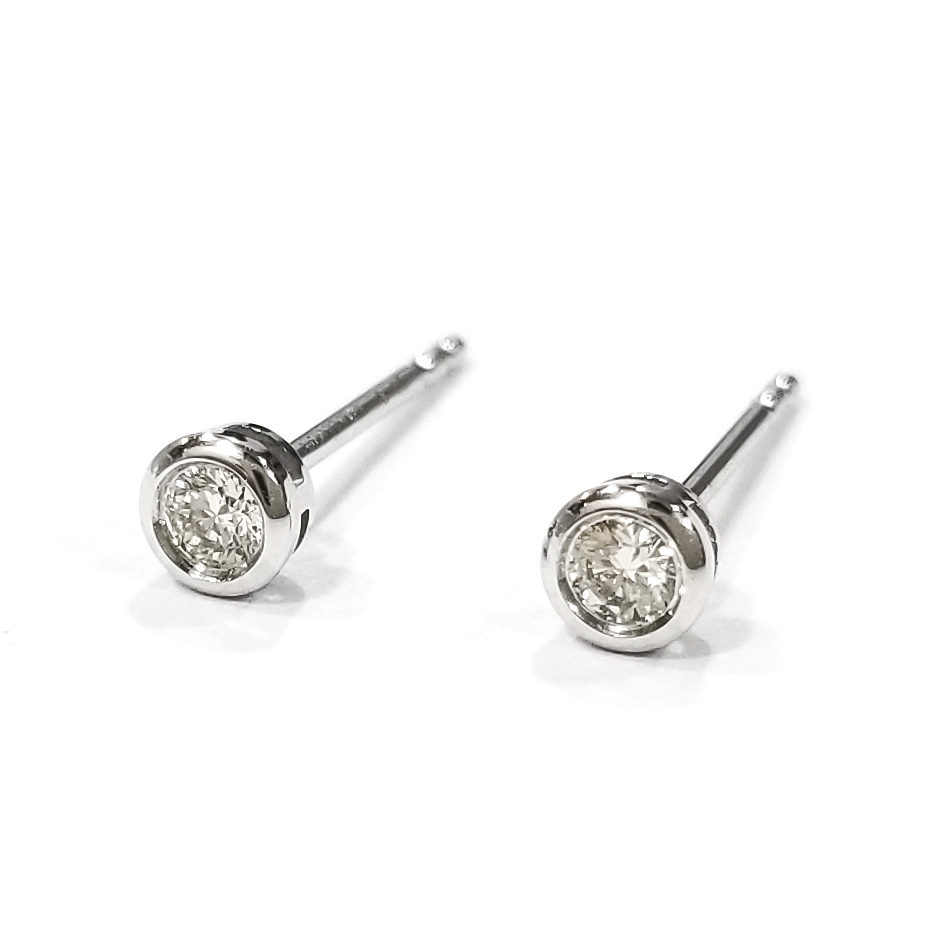 18K白金天然鑽石包鑲耳環