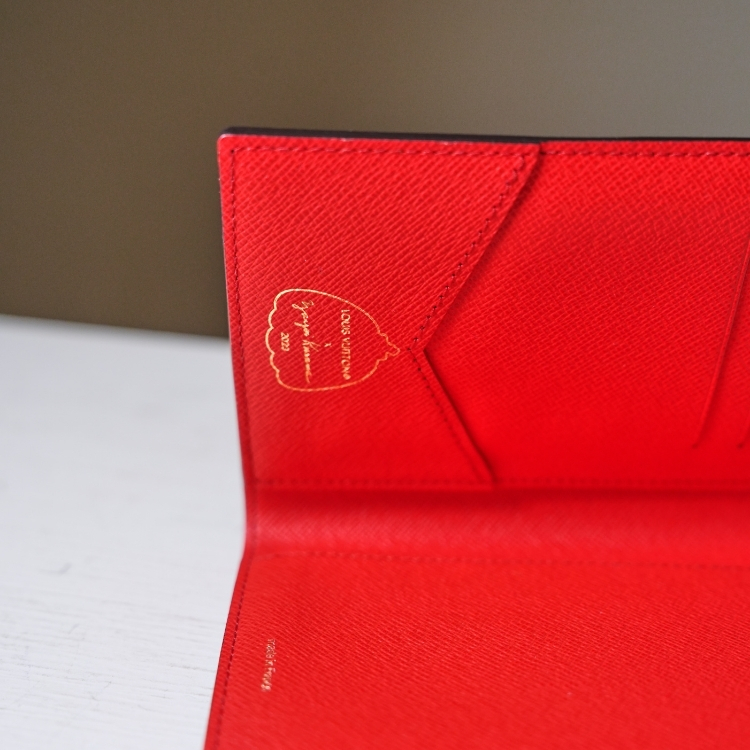 LV 草間彌生聯名護照套