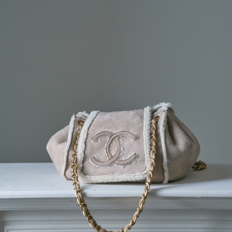 Chanel 麂皮毛毛鍊條包