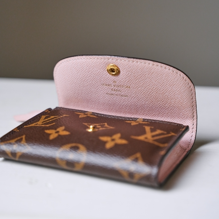 LV 老花拚粉信封卡包