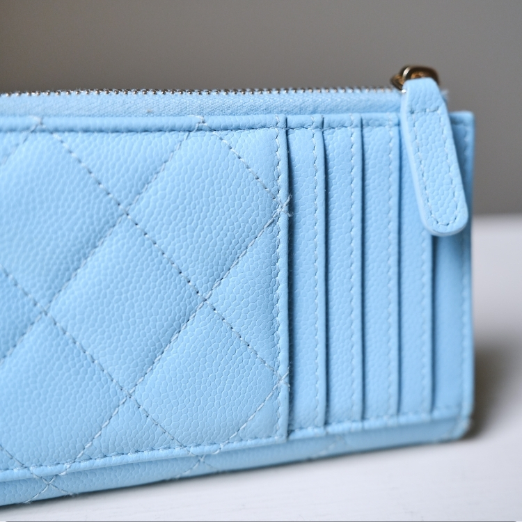 Chanel 淡藍色L拉鍊卡包