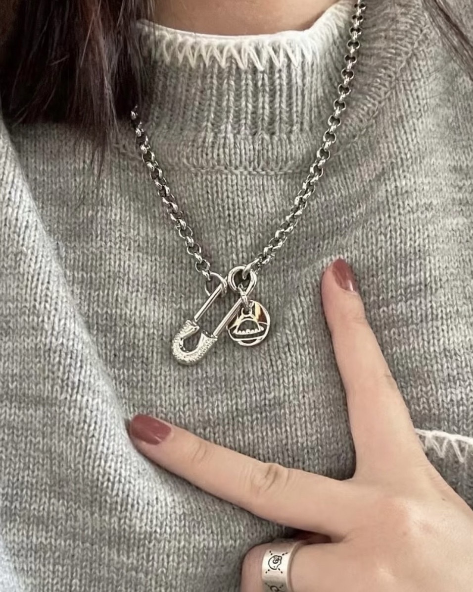 <送男友>Vivienne Westwood Man Imogene Necklace 西太后 薇薇安 迴紋針 吊墜 黃銅 項鍊 男款 銀