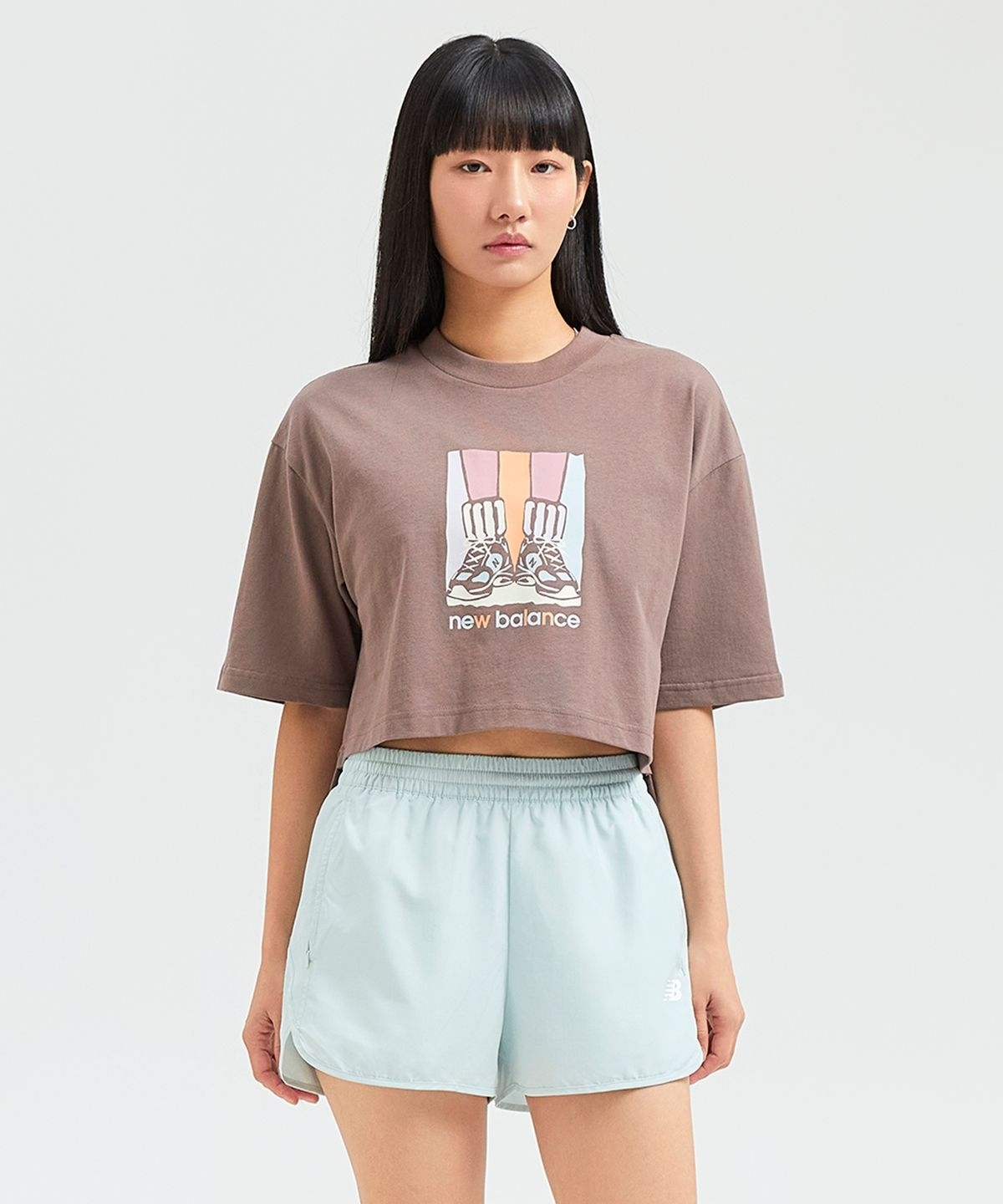 【代購】New Balance 女 拚色鞋 圖案 短袖 短T NBNEF3V722